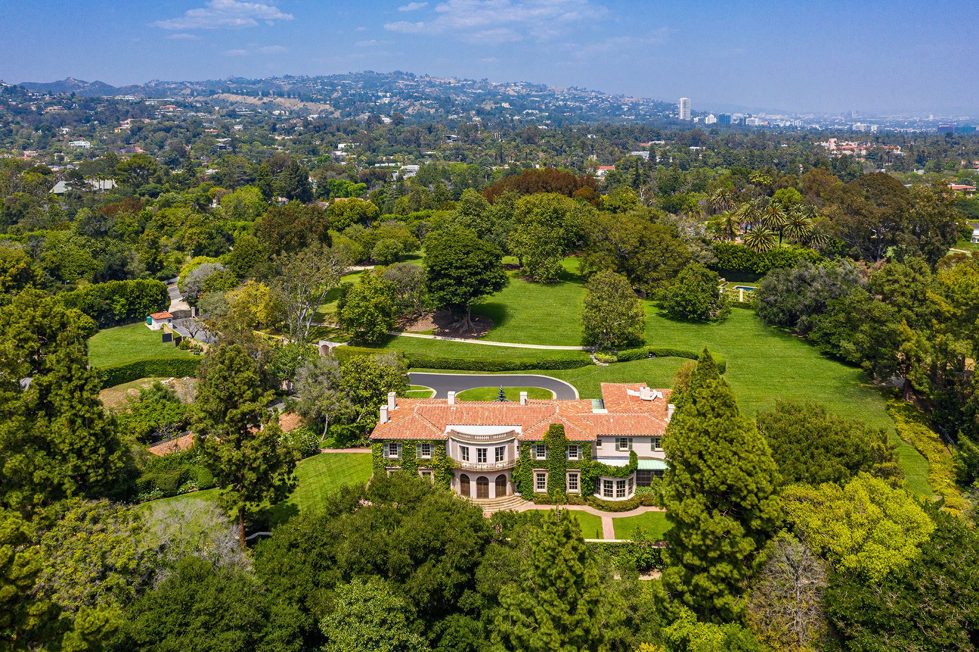 House in Los Angeles, 141 South Carolwood Drive 10120905