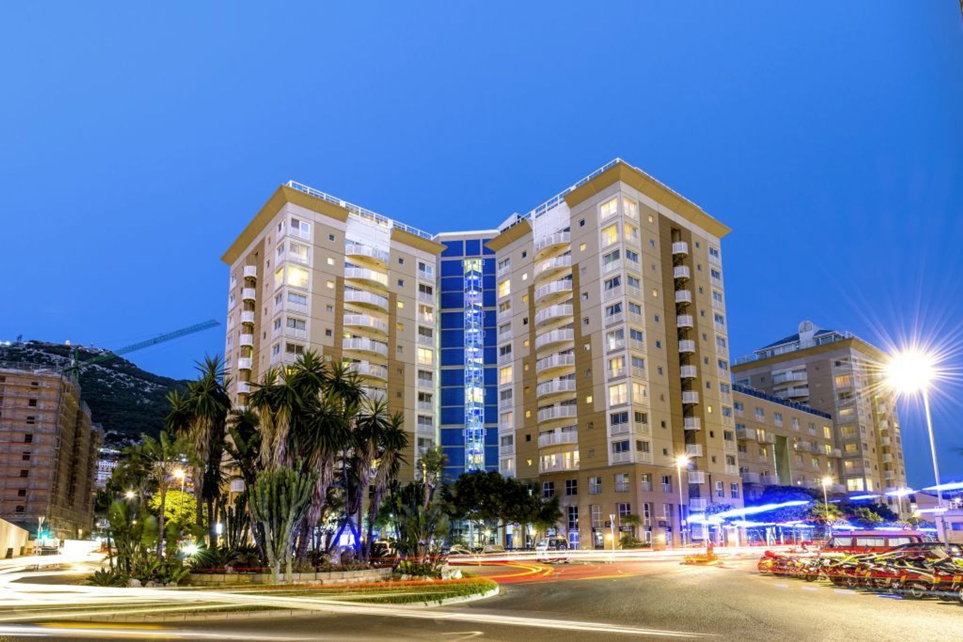 Condominio nel Gibraltar,  10121023