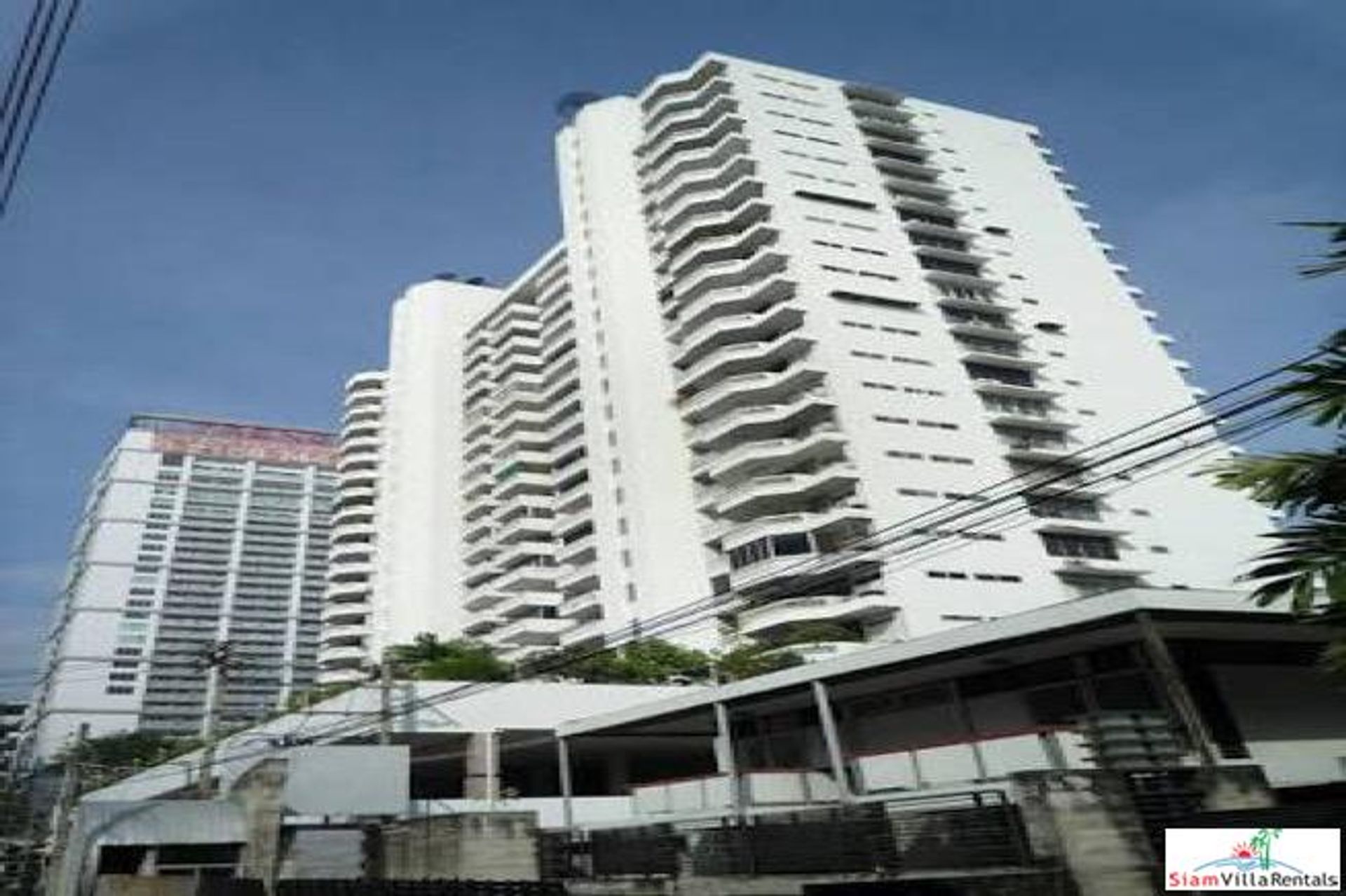 Condominium in Khlong Toei, Krung Thep Maha Nakhon 10121306