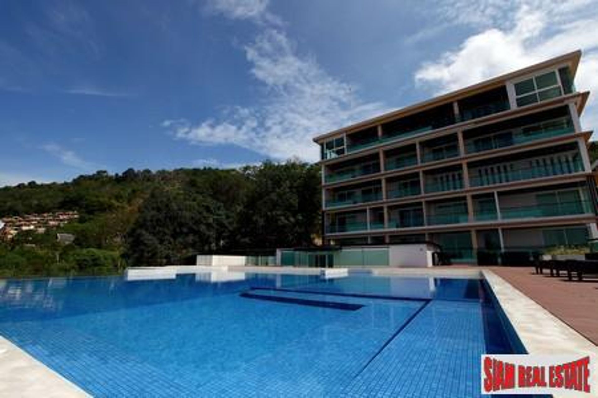 Condominium dans Tambon Patong, Chang Wat Phuket 10121320