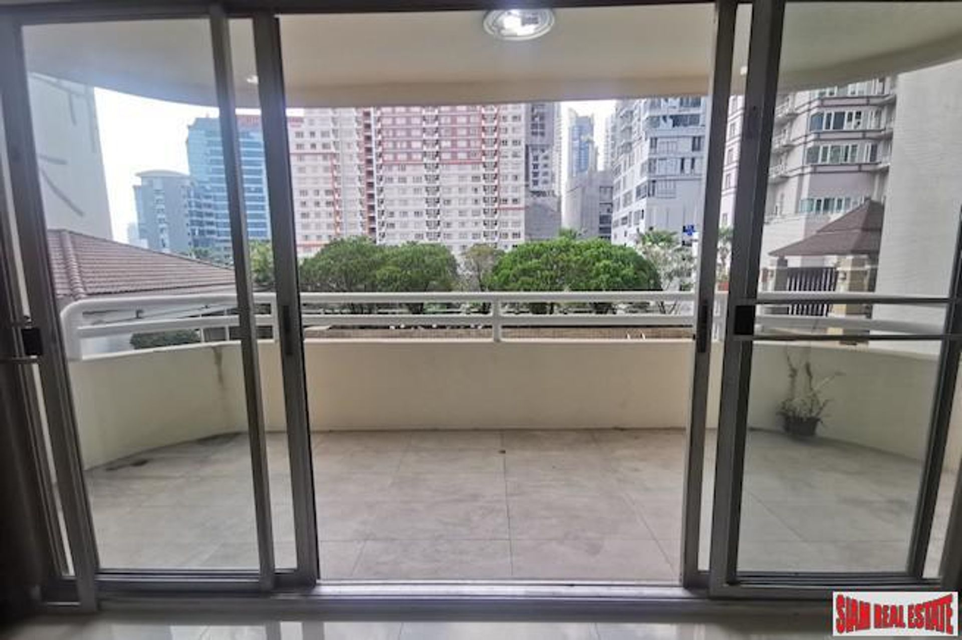 Condominium dans Khlong Toei, Krung Thep Maha Nakhon 10121389