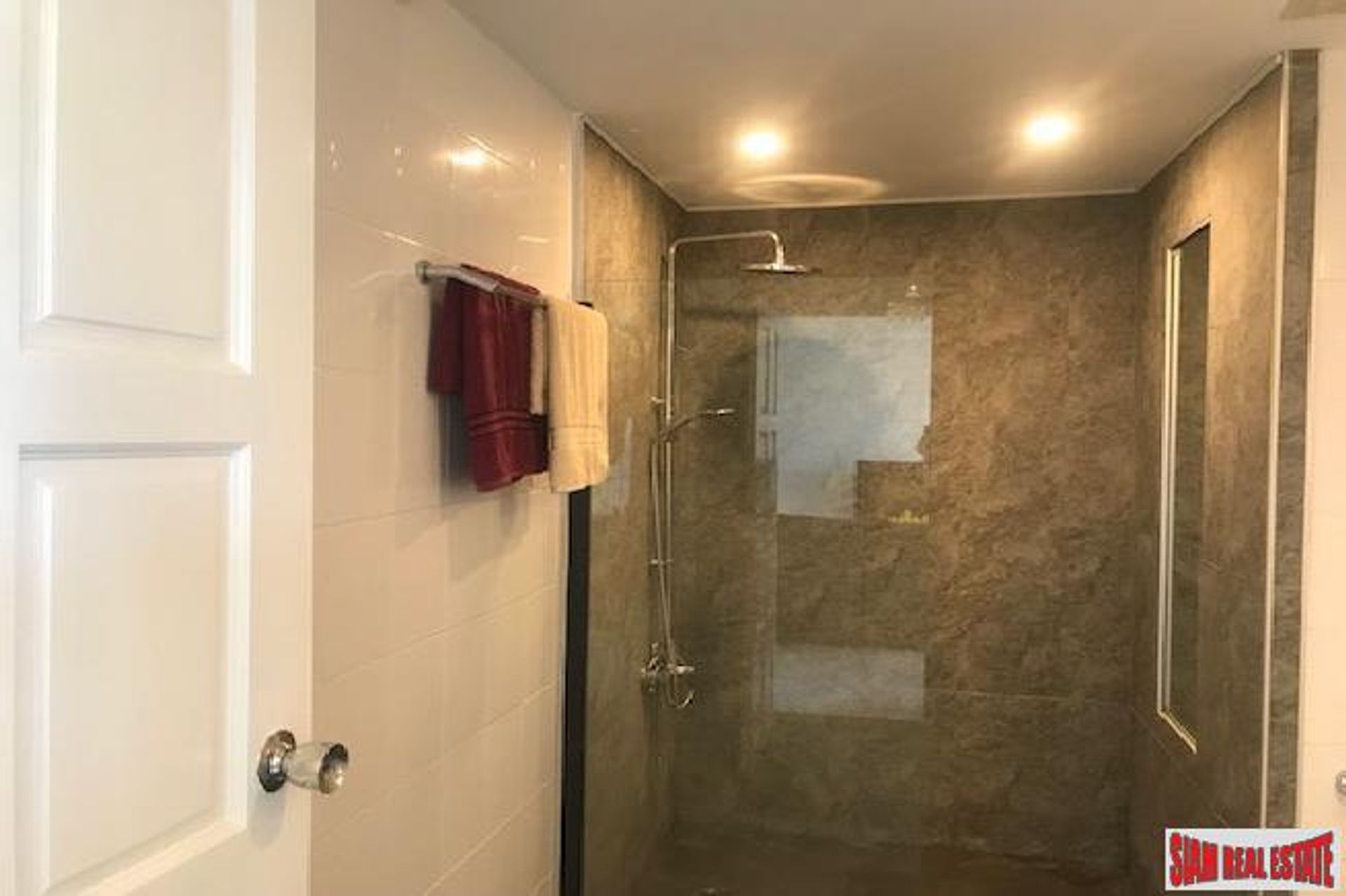 Condominio en Tambon Patong, Chang Wat Phuket 10121450