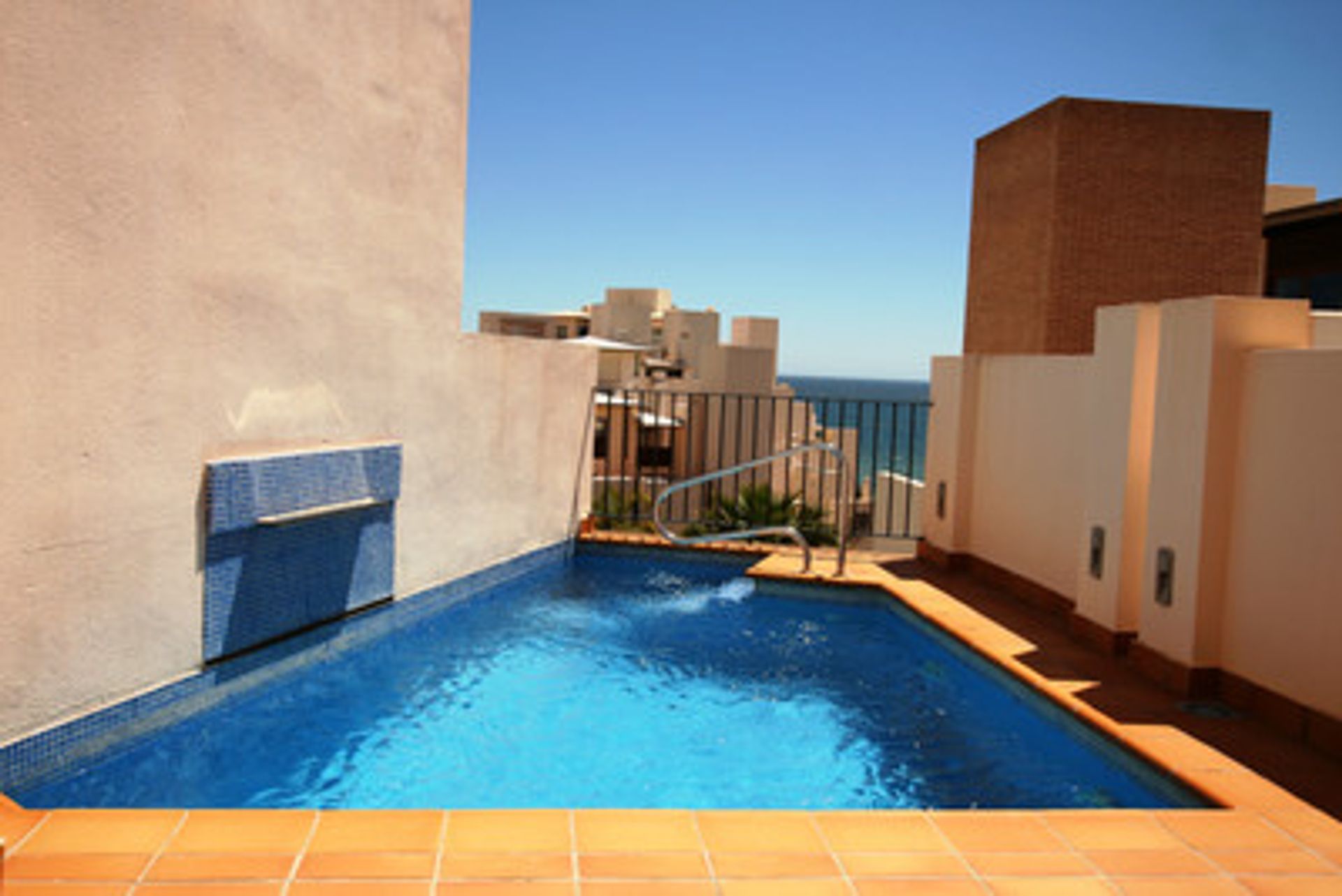 Condominium in Estepona, Andalusia 10121613