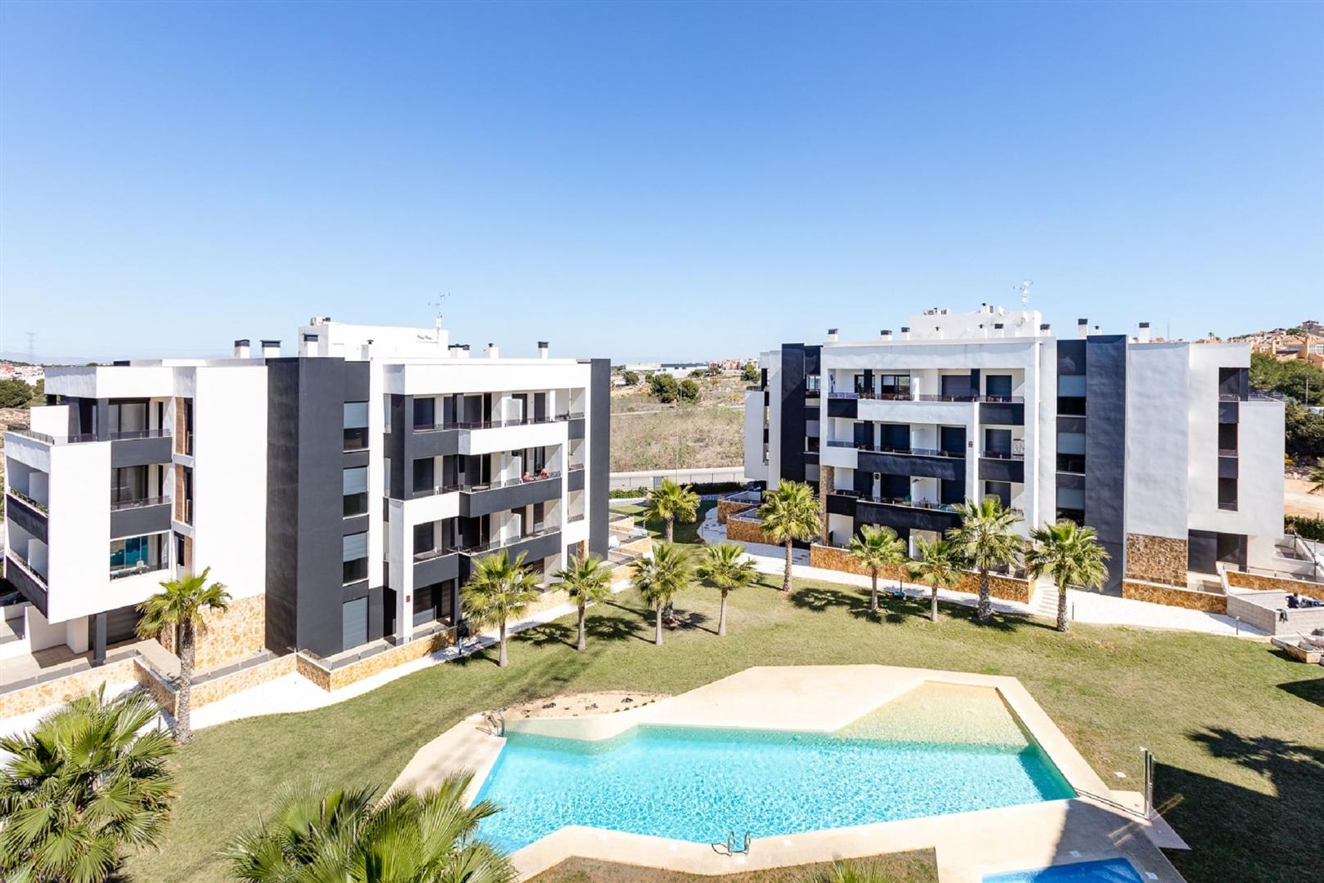 Condominium in Torrevieja, Comunidad Valenciana 10121634