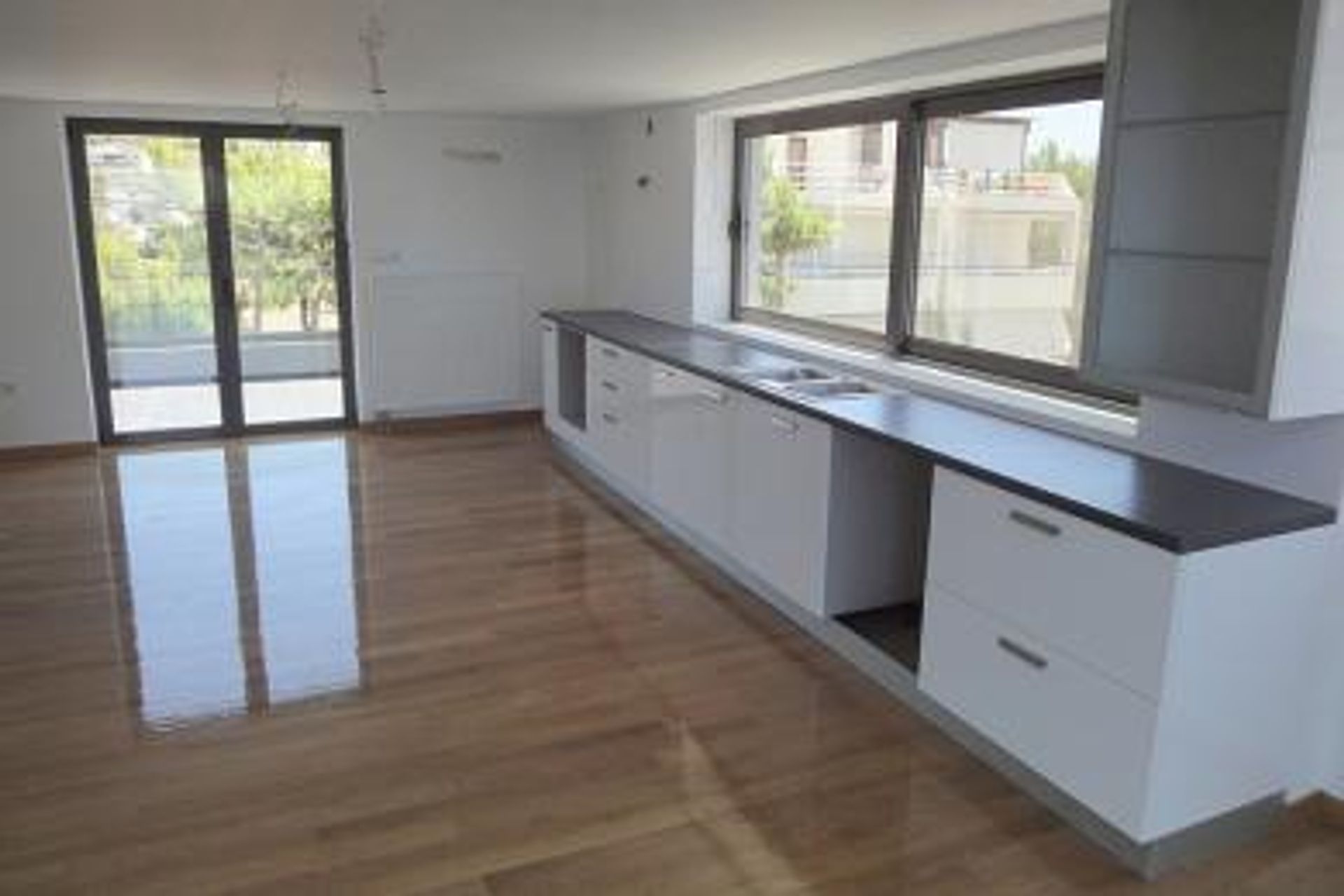 Condominium dans Mavro Lithari, Attiki 10122313