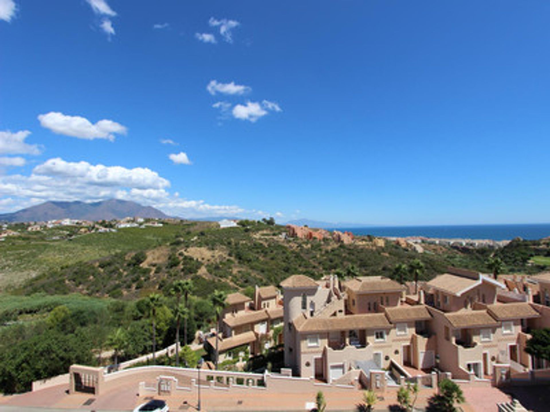 Будинок в Puerto de la Duquesa, Andalusia 10122428