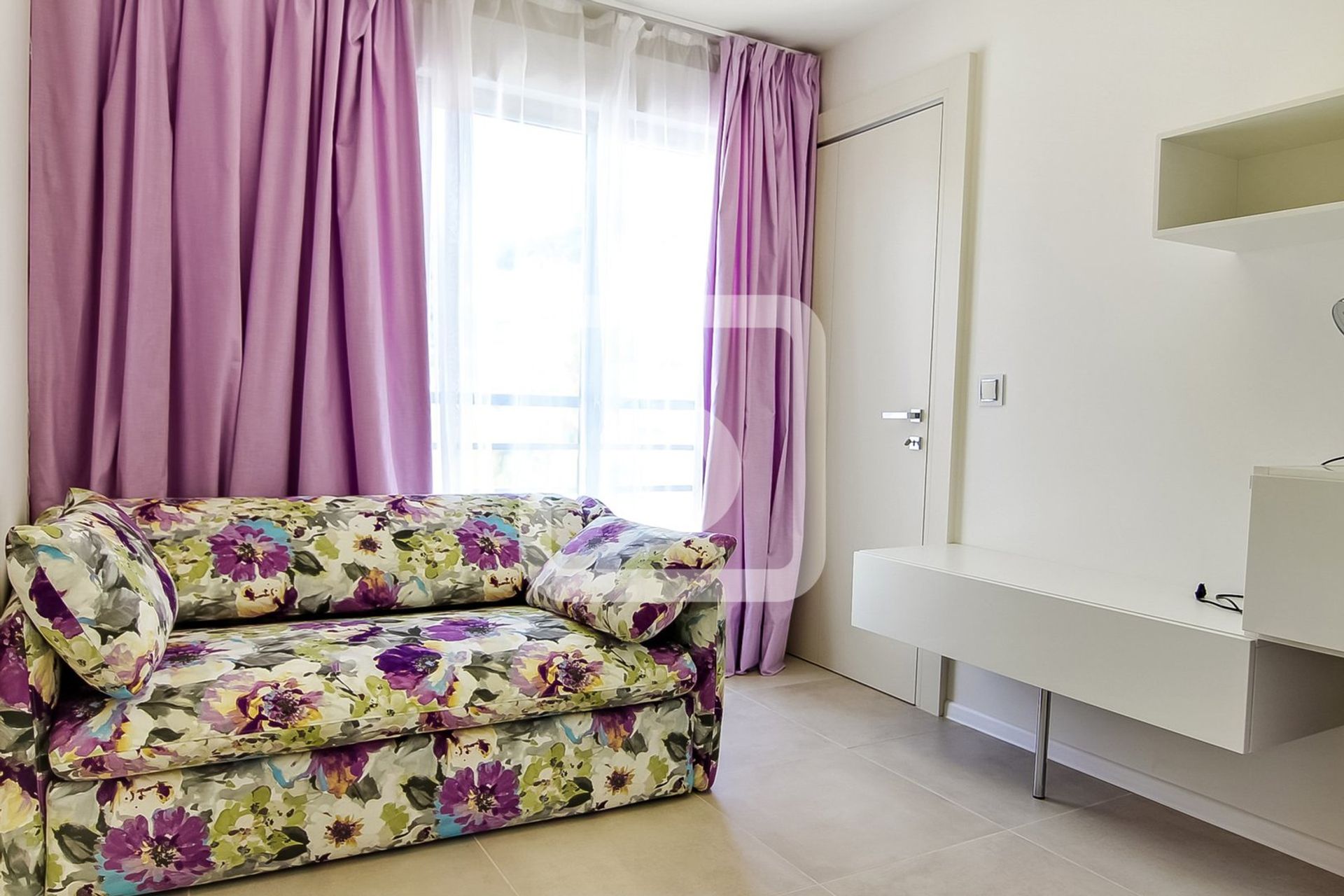 Condominium in Nice, Provence-Alpes-Côte d'Azur 10123330