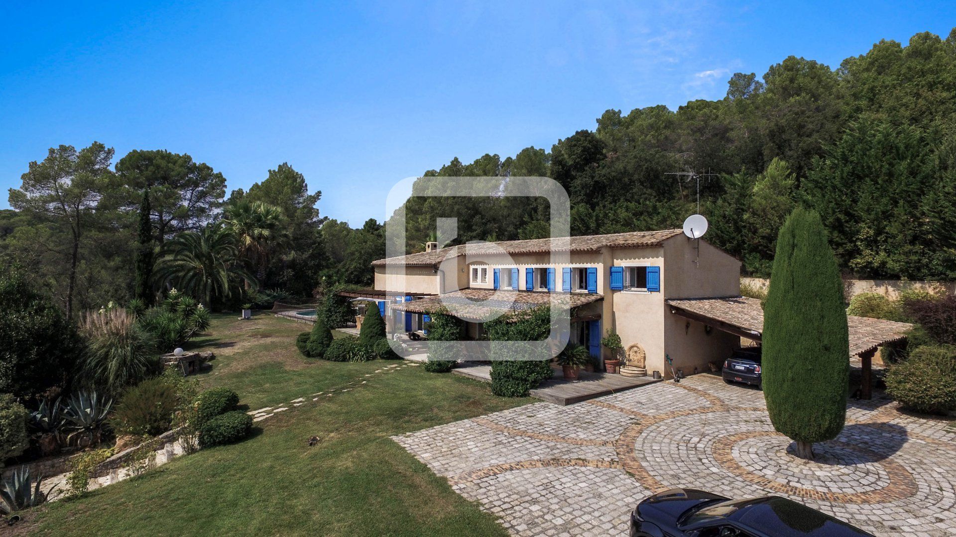 Hus i Valbonne, Provence-Alpes-Côte d'Azur 10123373