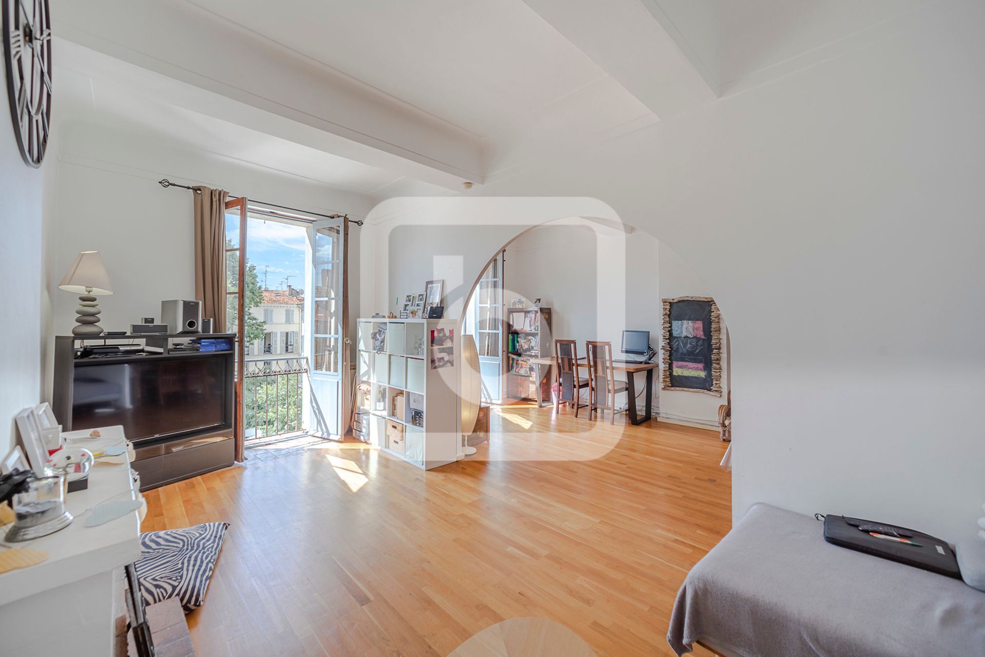 Condominium in Antibes, Provence-Alpes-Côte d'Azur 10123805