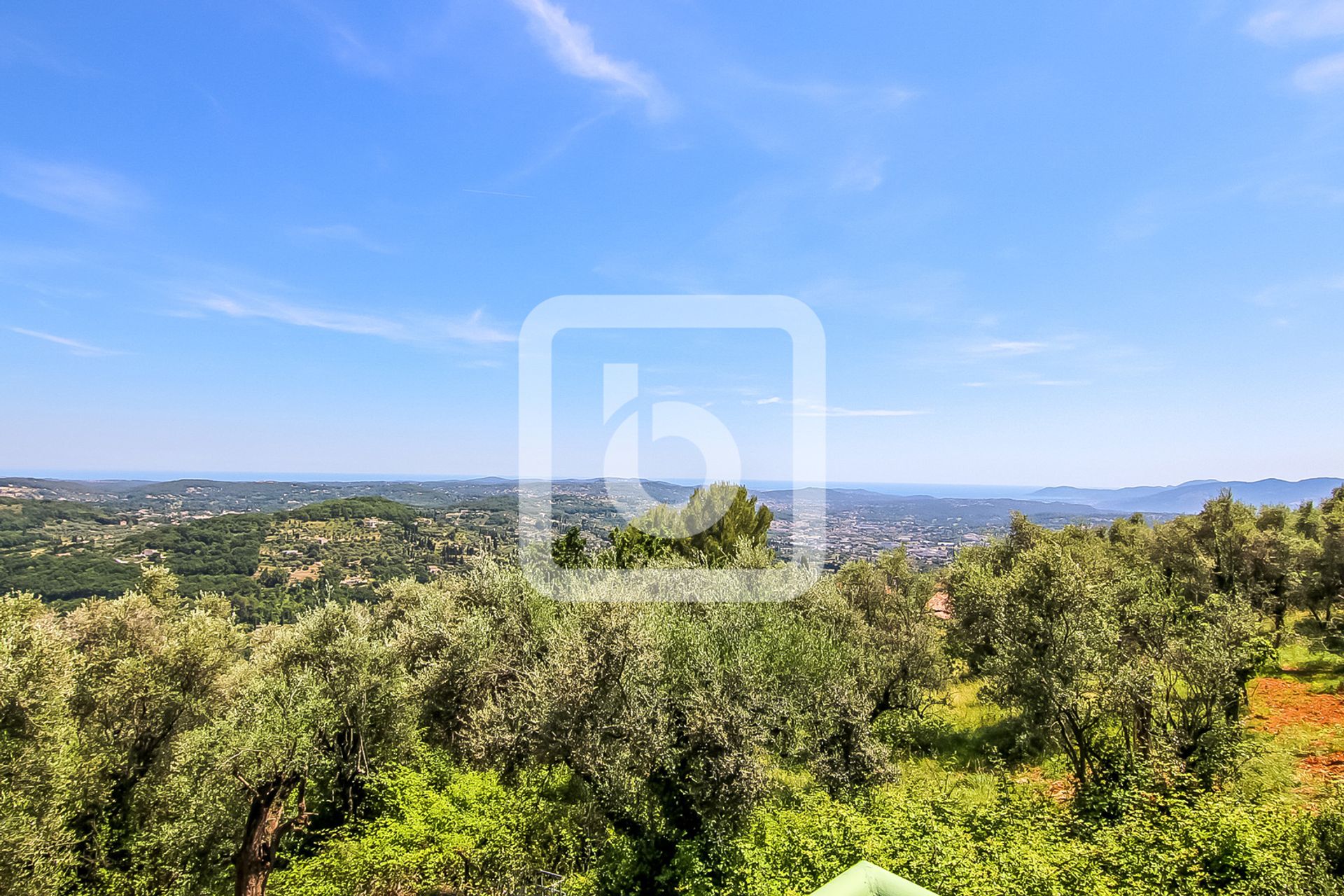 Land in Sint-Jacques, Provence-Alpes-Côte d'Azur 10124197