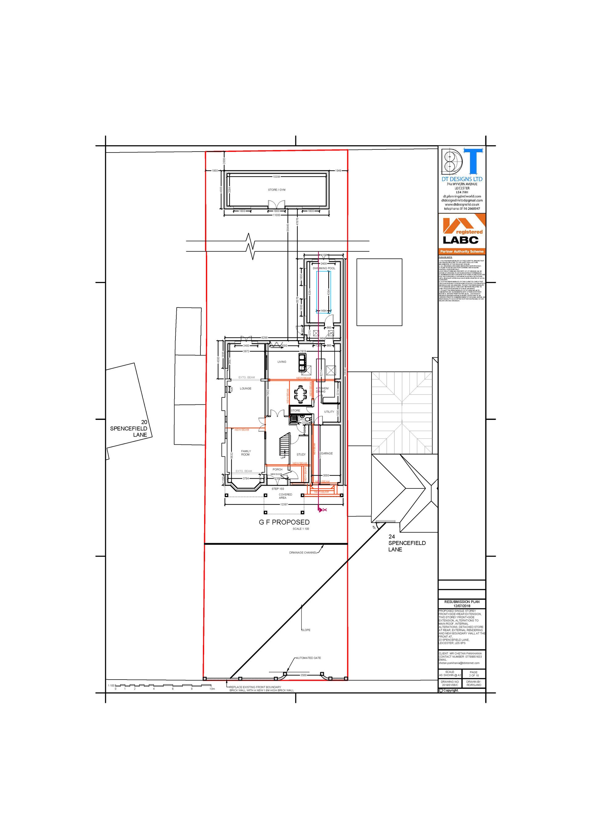 Condominium in , England 10124462