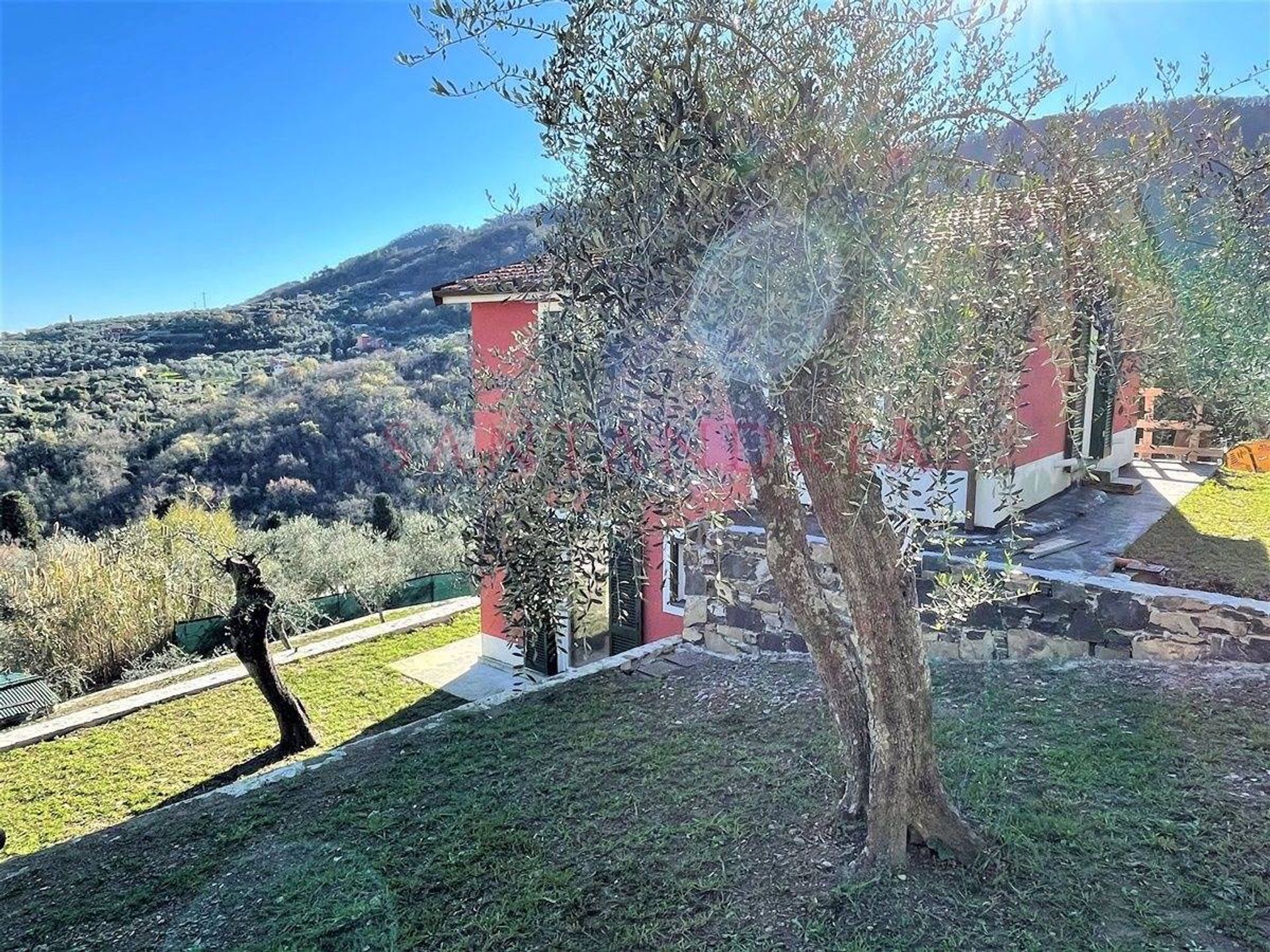 Condominium in , Liguria 10124869