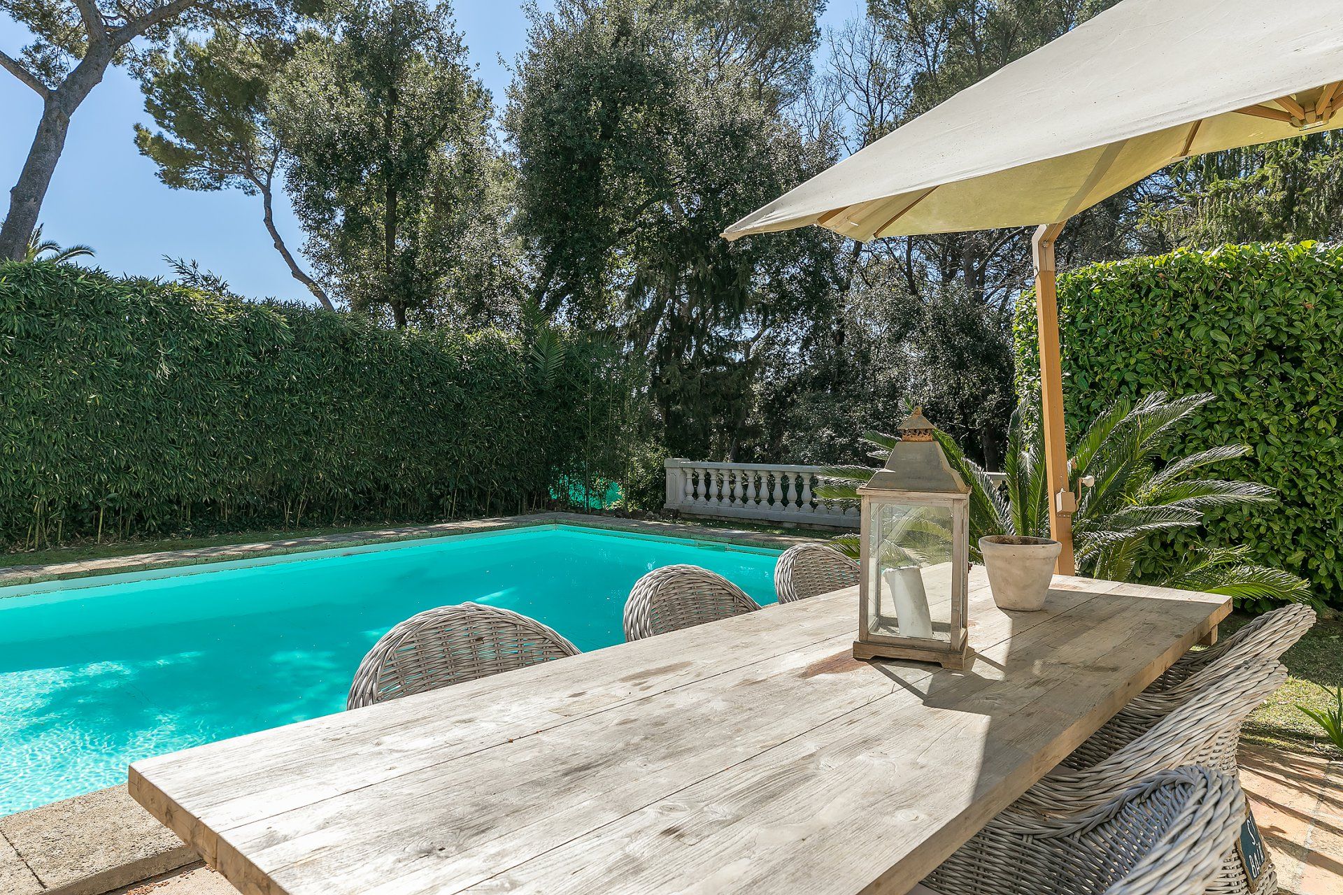 بيت في Mougins, Provence-Alpes-Côte d'Azur 10125256