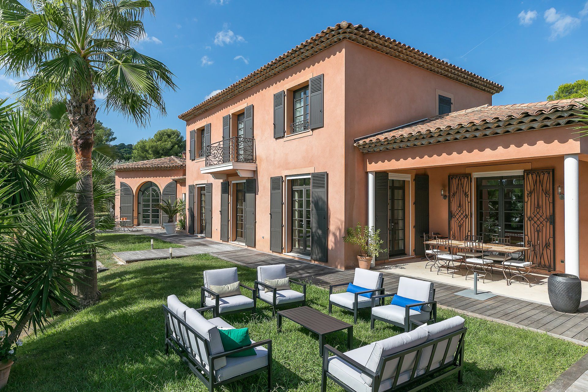 σπίτι σε Mougins, Provence-Alpes-Côte d'Azur 10125273