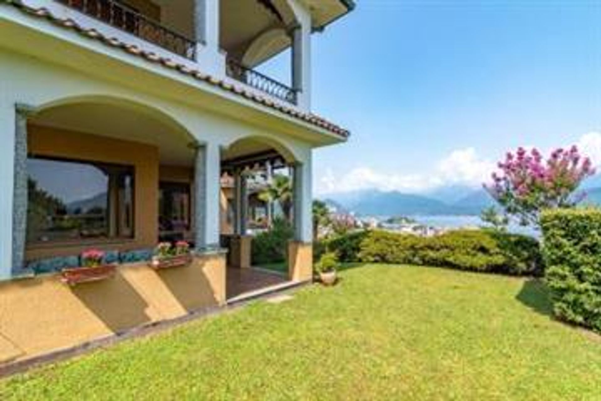 Kondominium dalam Stresa, Piedmont 10126317