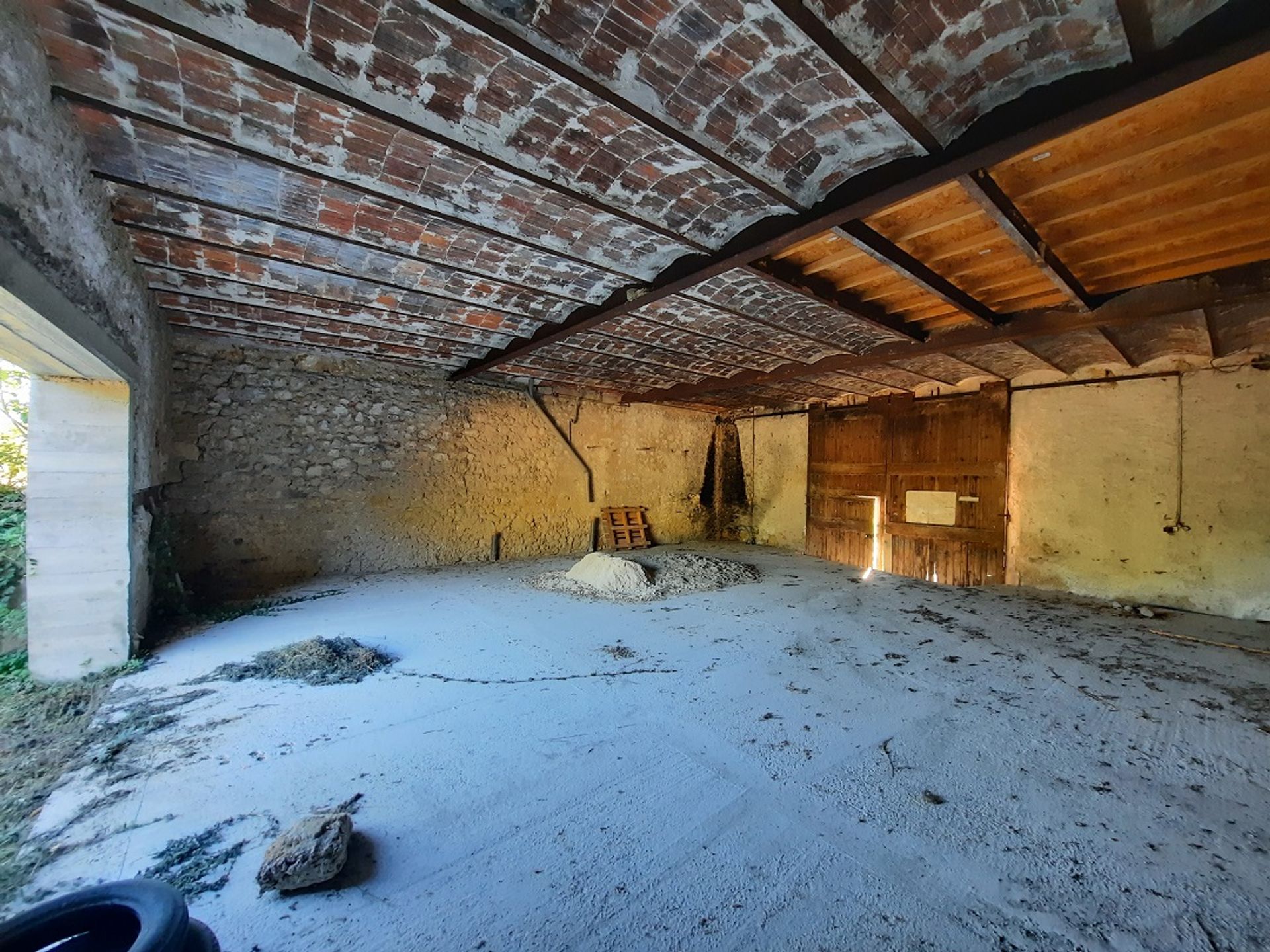 Altro nel Saint-Geniès-de-Fontedit, Occitanie 10126843