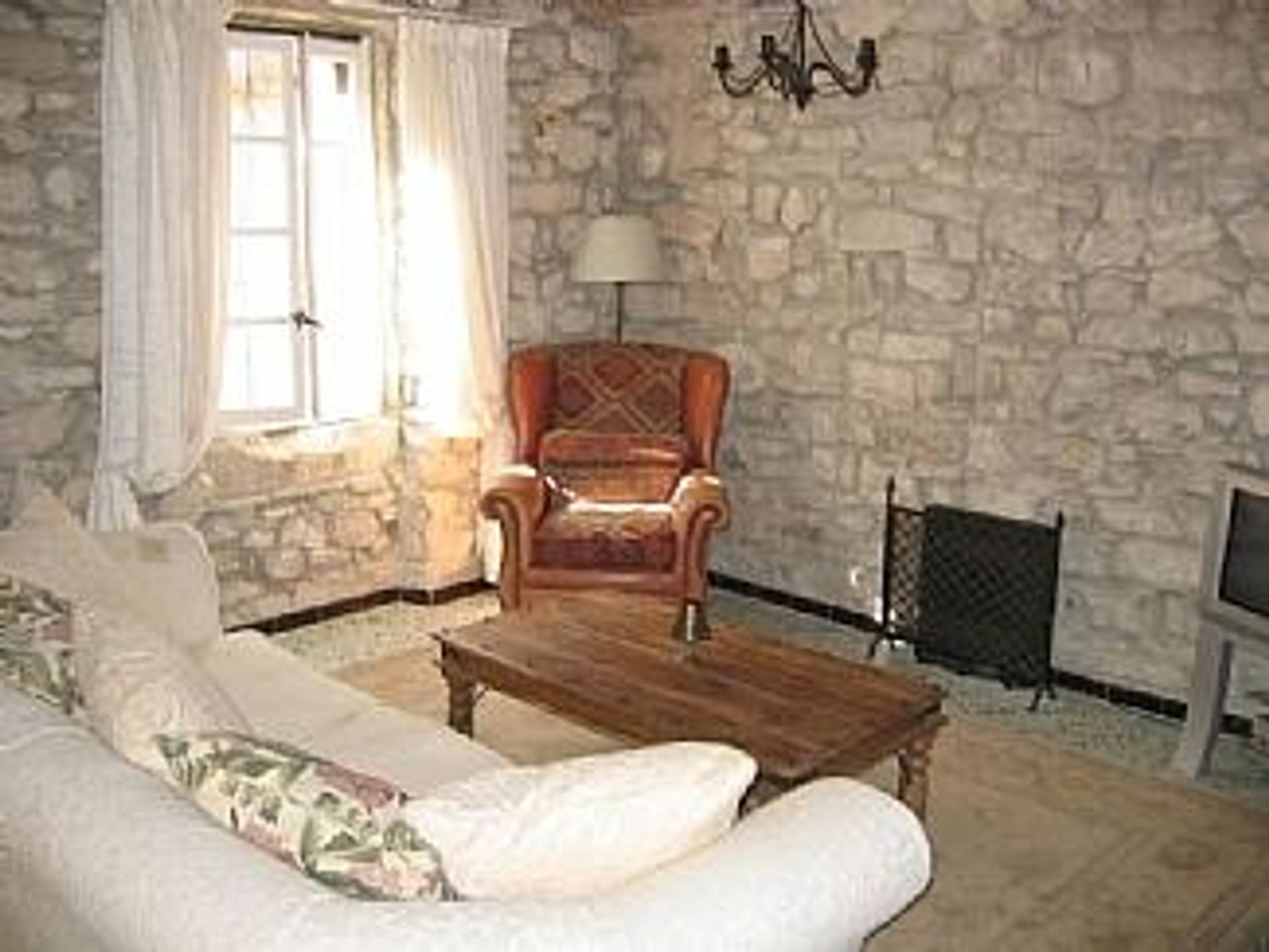 House in Cessenon-sur-Orb, Occitanie 10126853