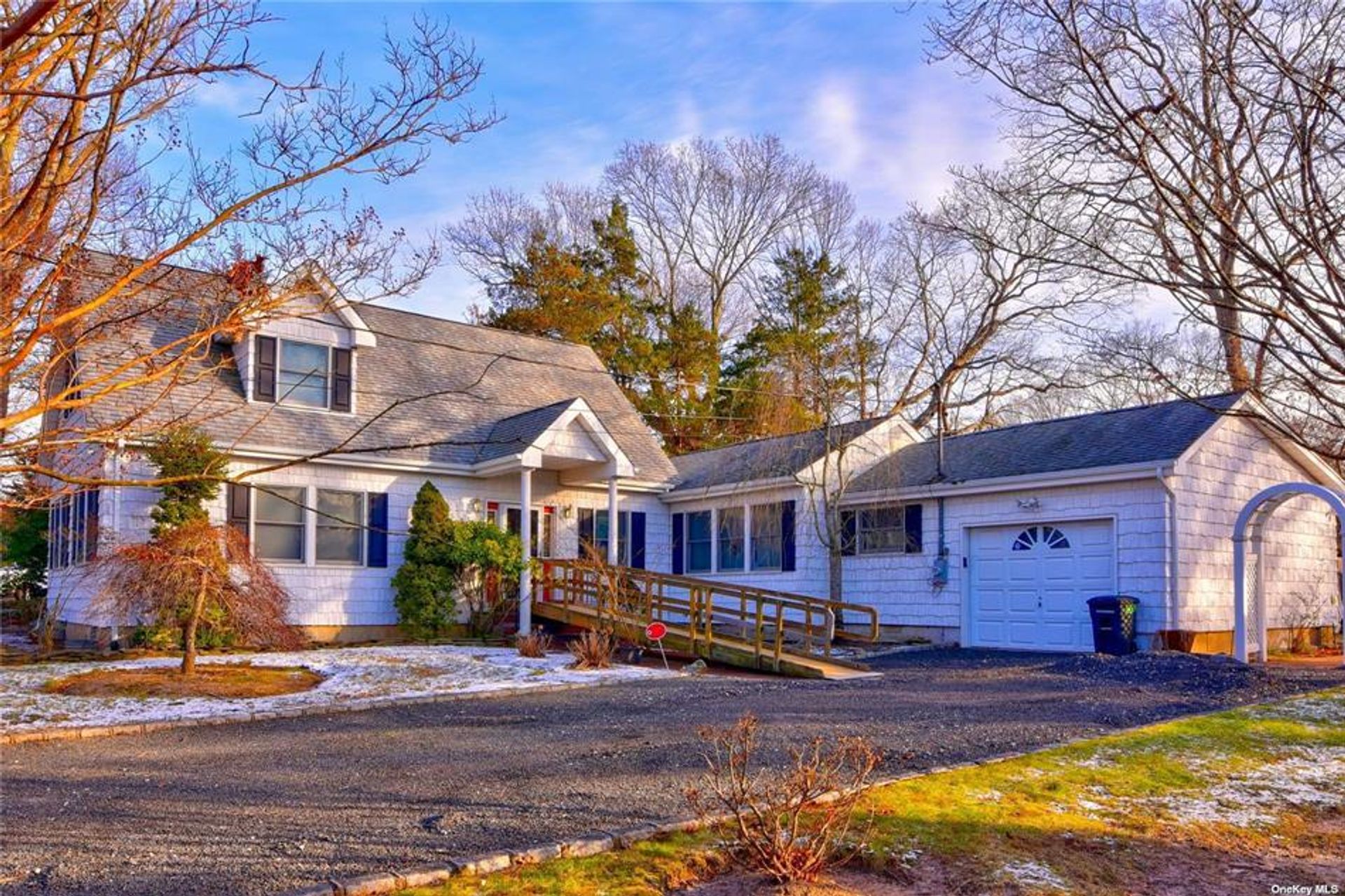 House in Sound Beach, New York 10127493