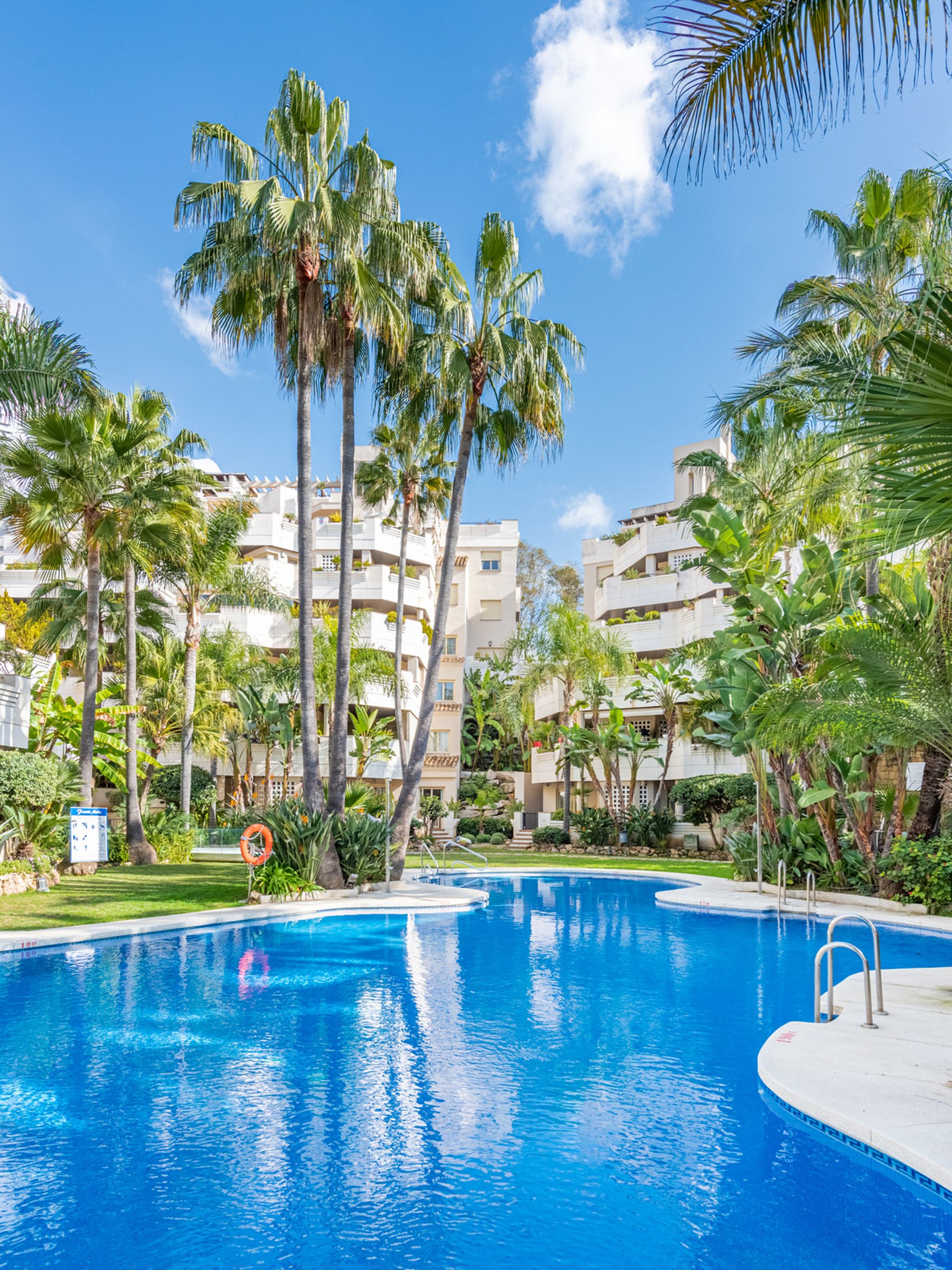 Квартира в Marbella, Andalucía 10127524