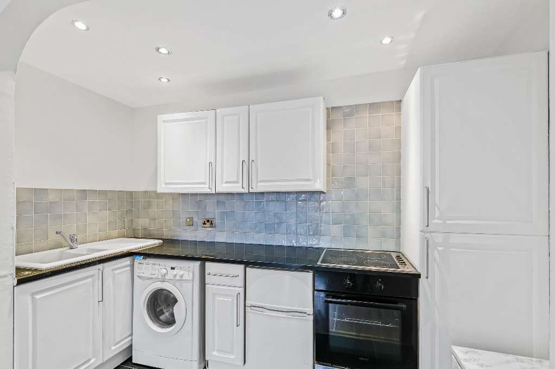 Condominium in Loughton, Essex 10127850