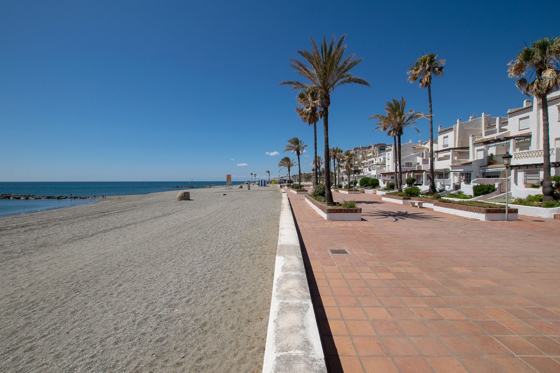 عمارات في San Luis de Sabinillas, Andalusia 10127898