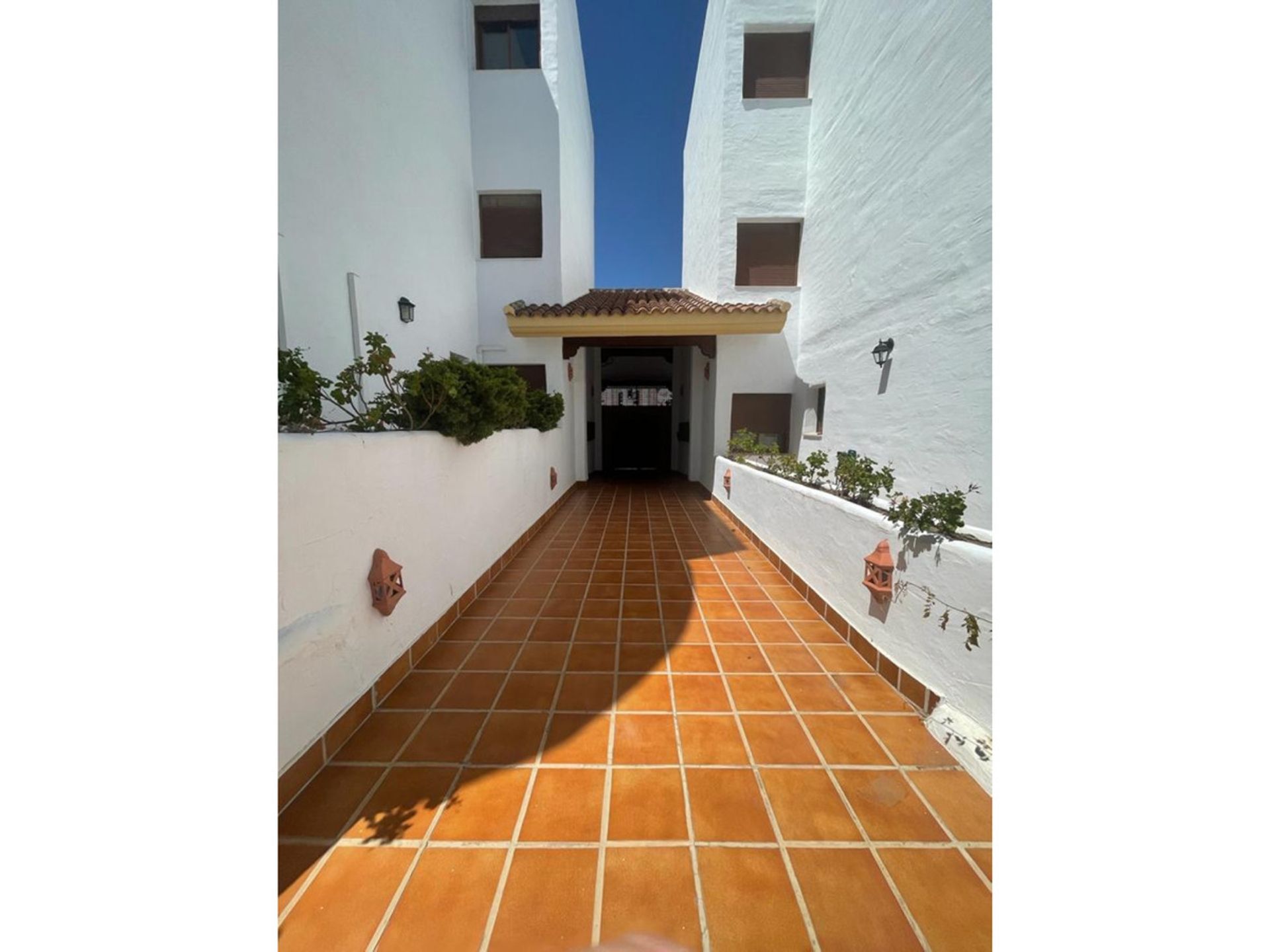 Condominium dans Estepona, Andalucía 10128059