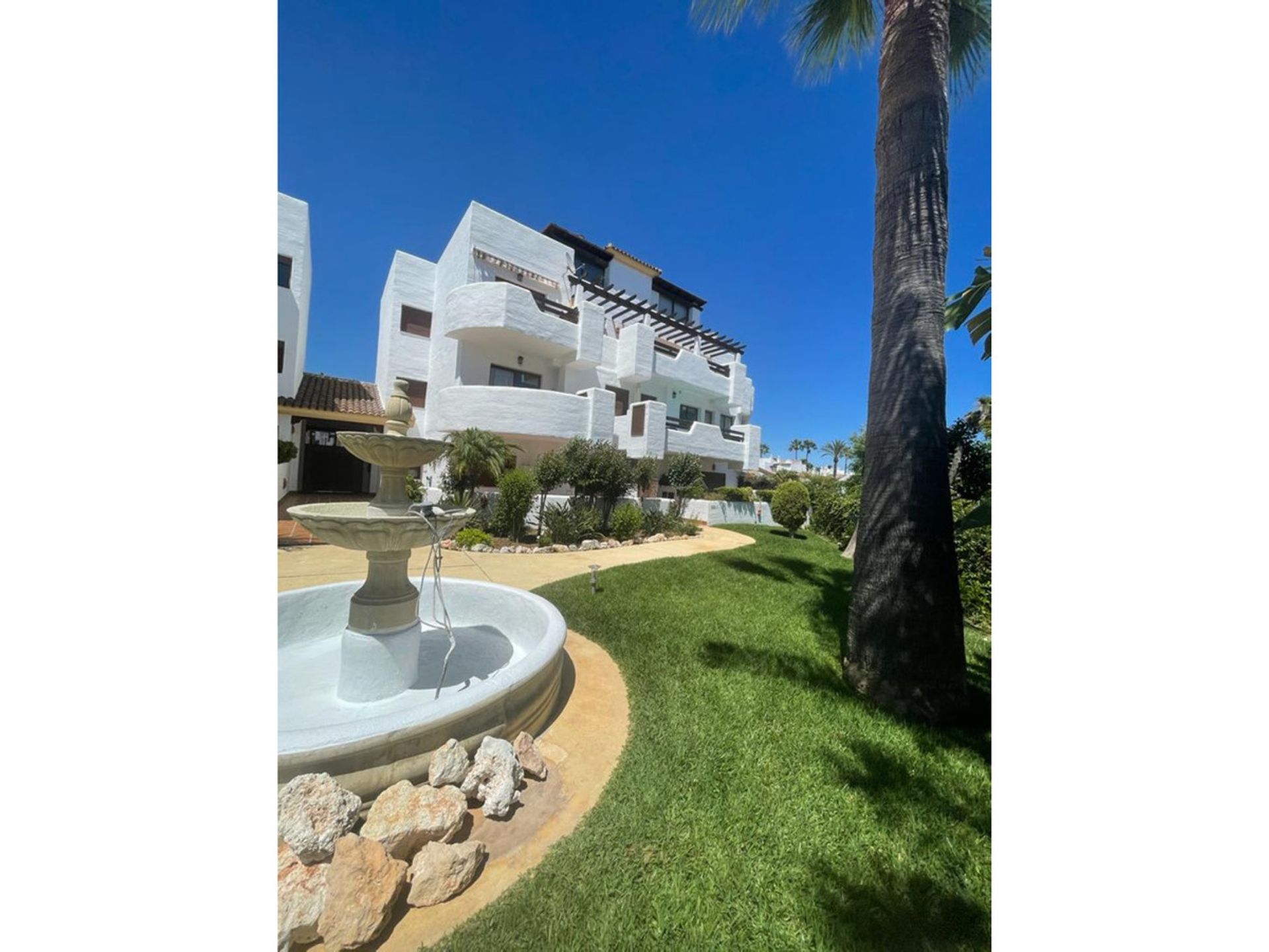 Condominio nel Estepona, Andalucía 10128059