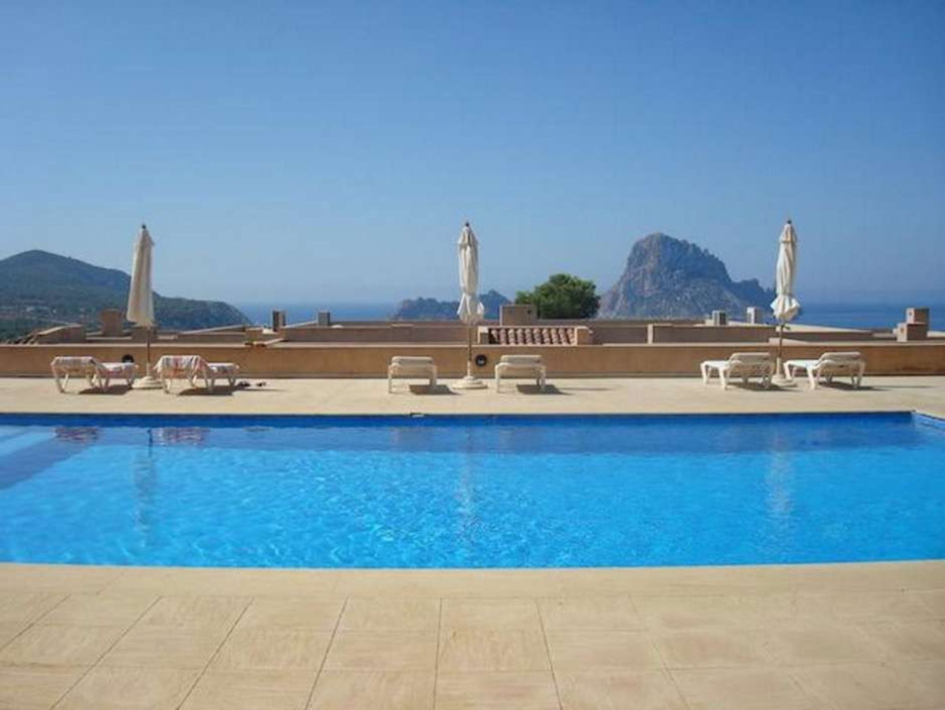 Condominium in San Antonio Abad, Balearic Islands 10128266