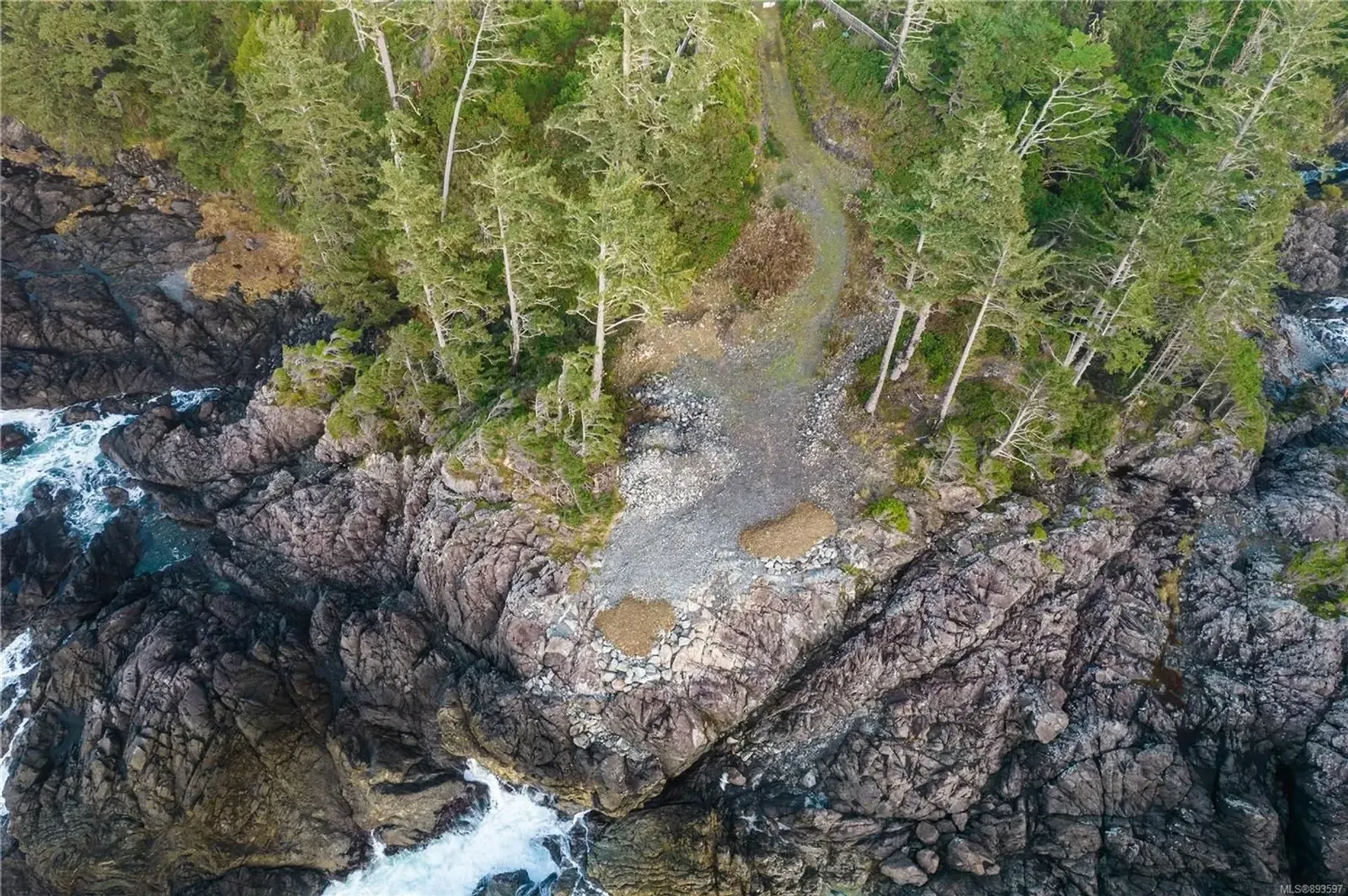 土地 在 Ucluelet, British Columbia 10128571