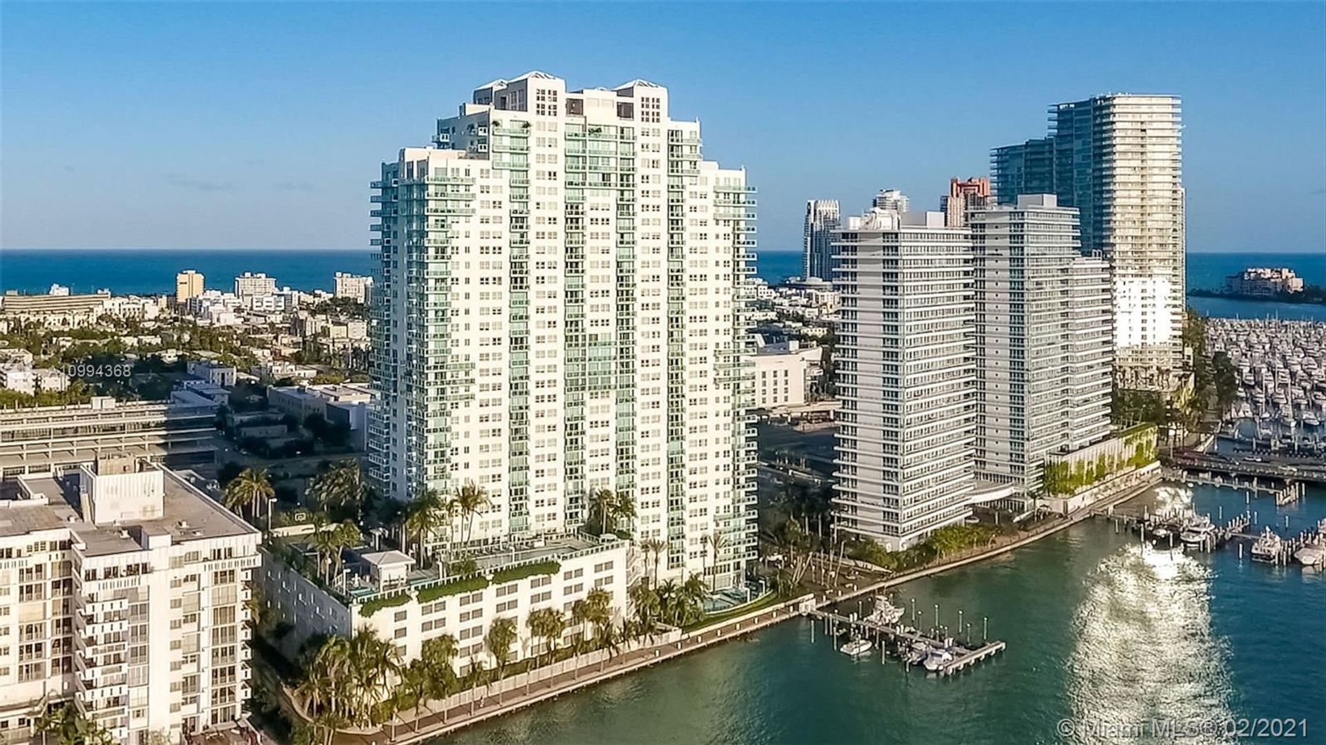 सम्मिलित में Miami Beach, Florida 10128632