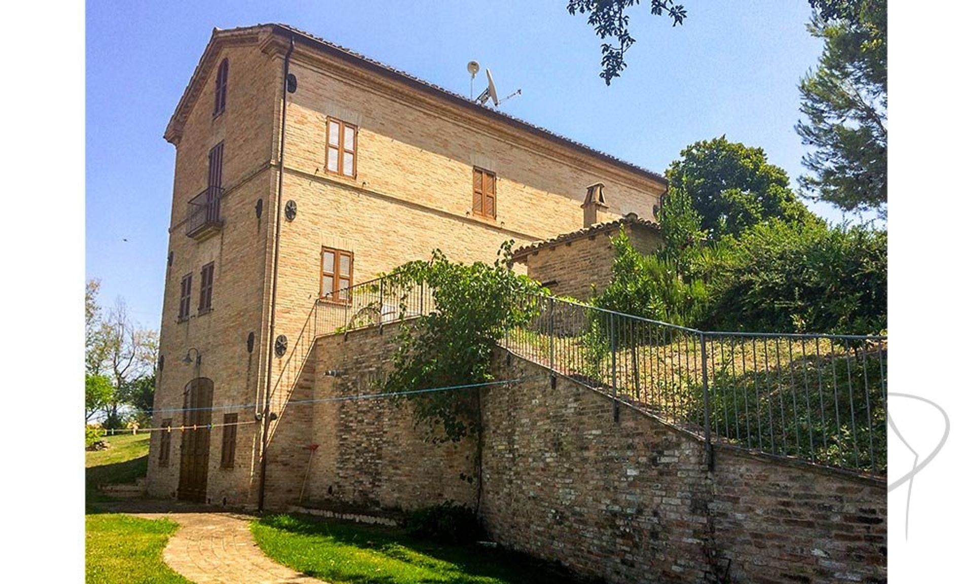 rumah dalam San Lorenzo di Campo, Marche 10128896