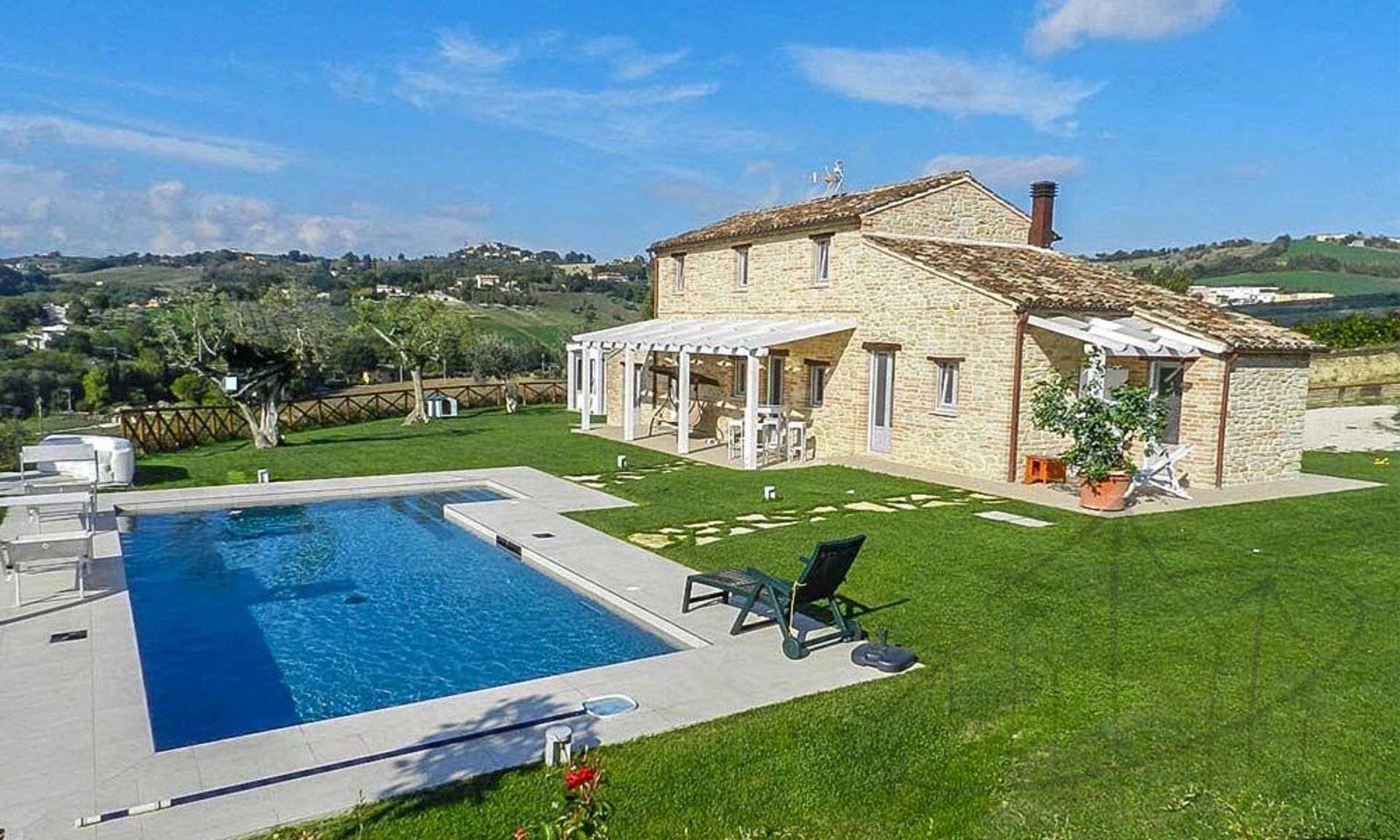 Huis in Monte Vidon Corrado, Marche 10128923