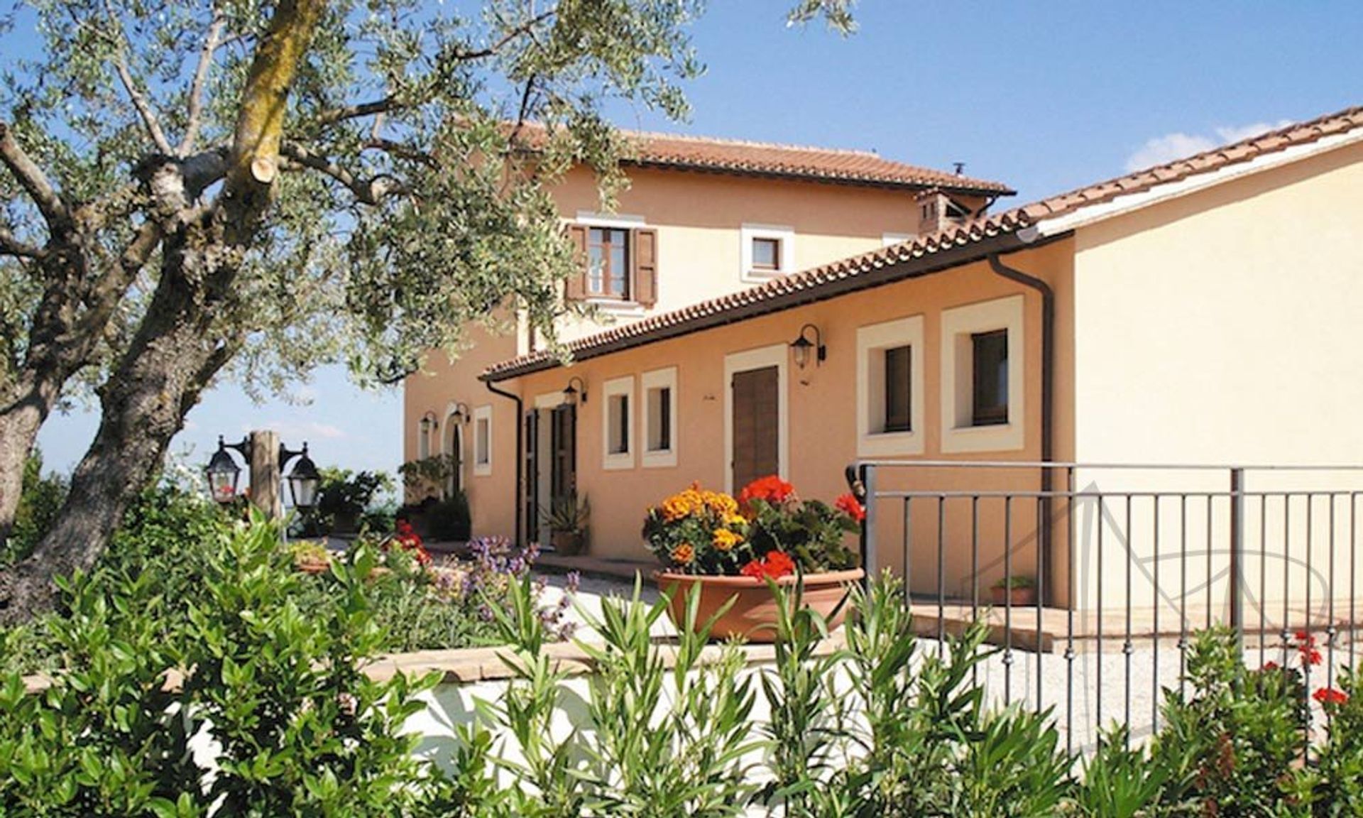 rumah dalam Montefalco, Umbria 10128925