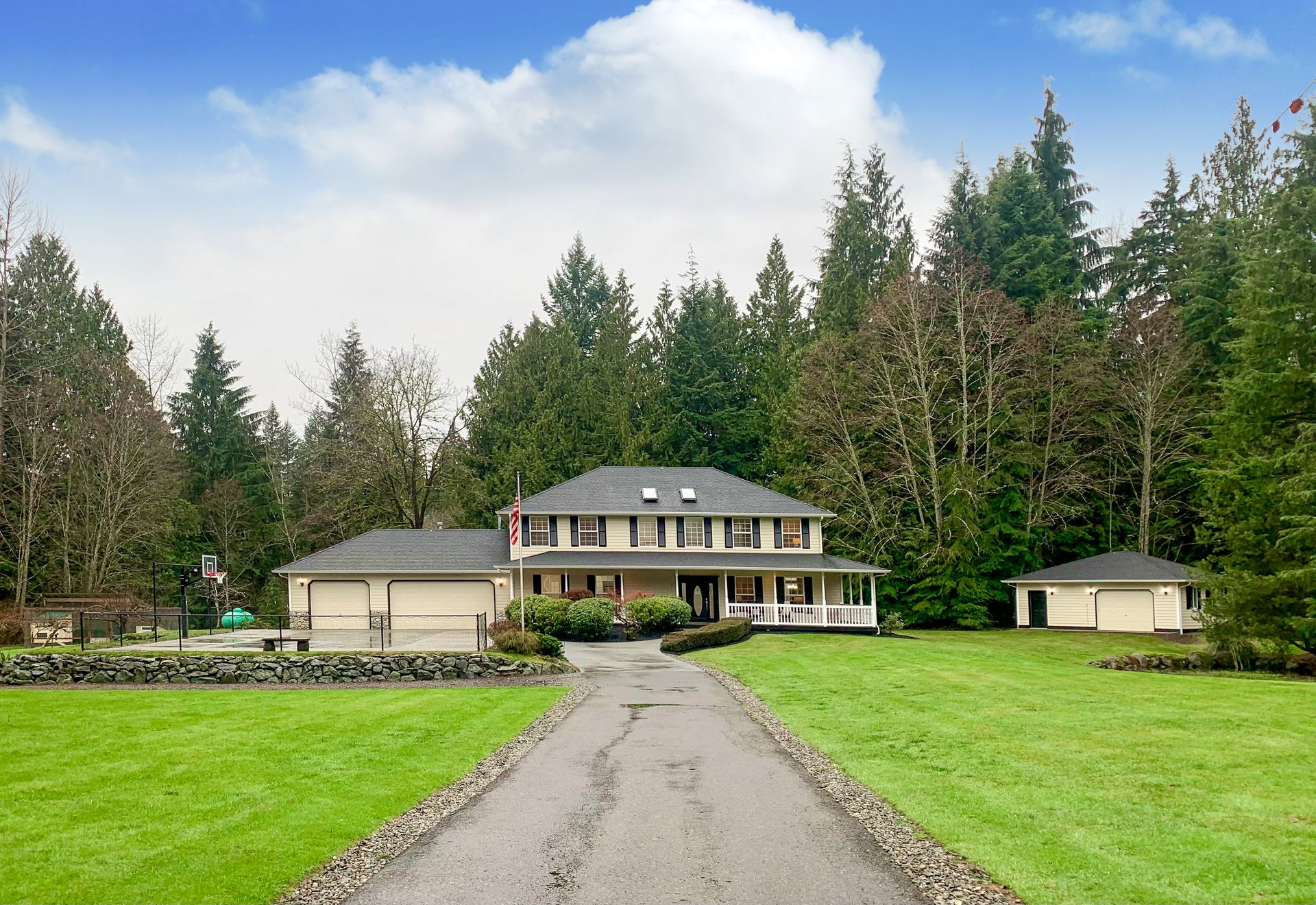 House in Forest Glade, Washington 10128927