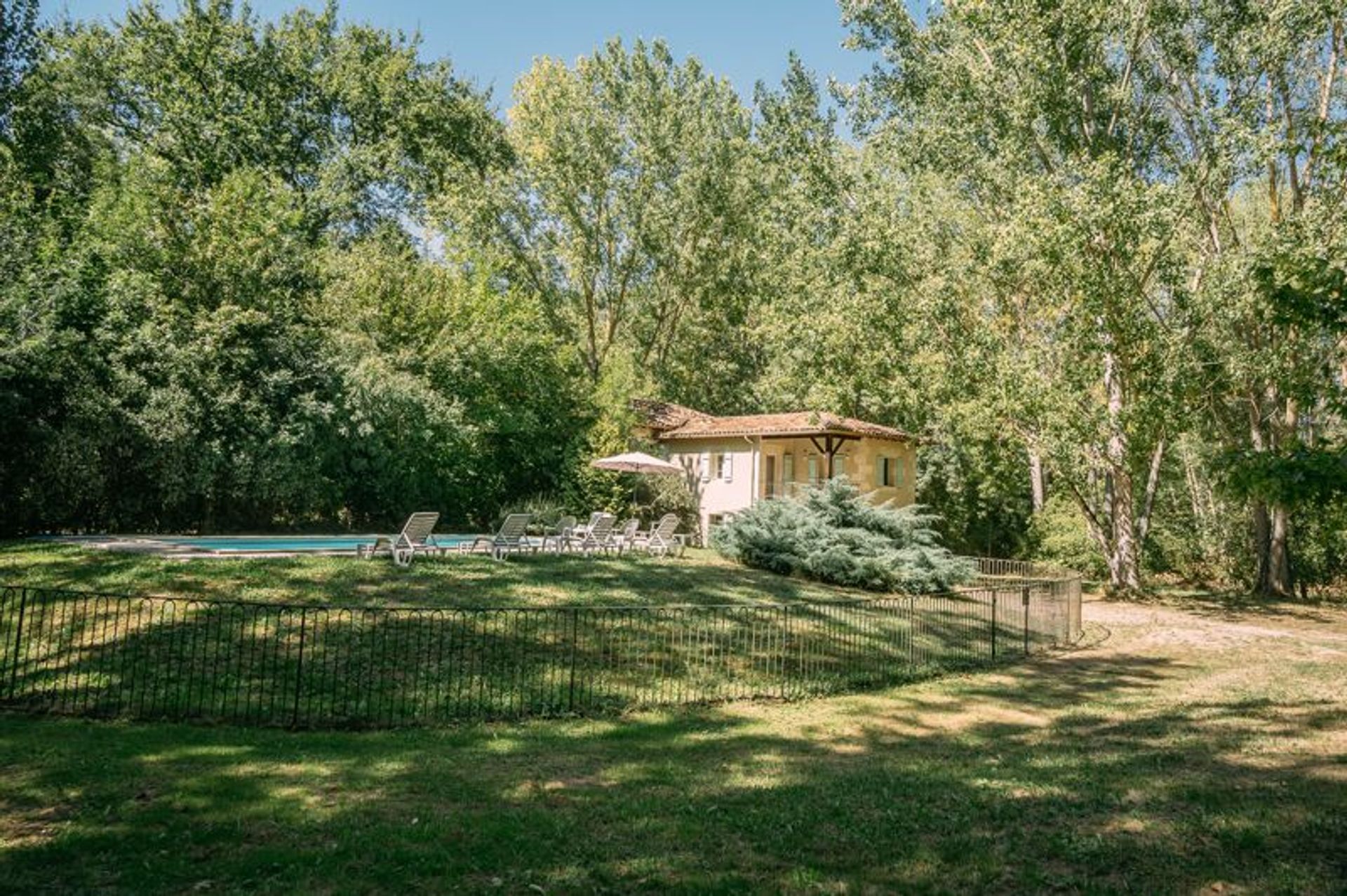 House in Condom, Occitanie 10128976