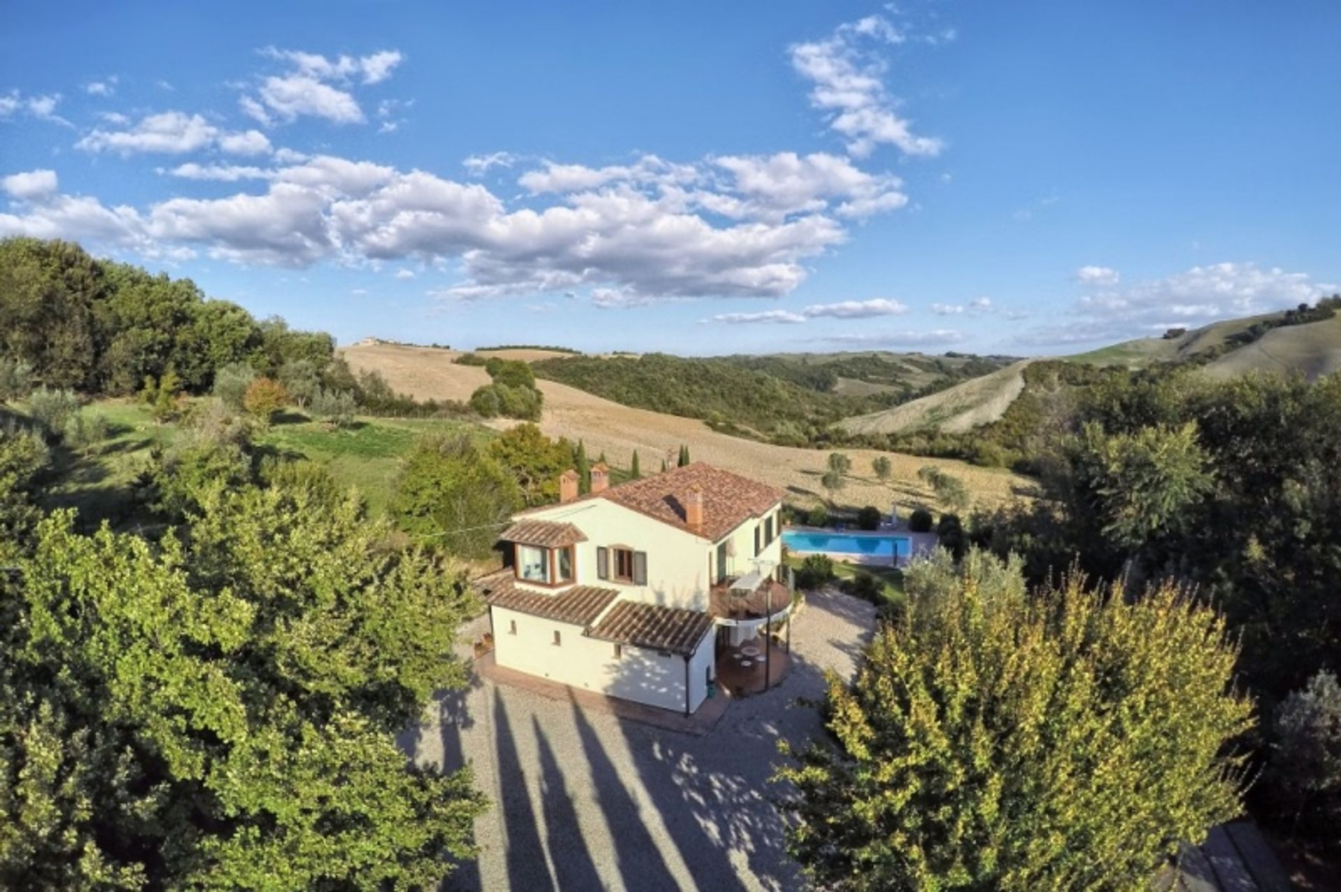 rumah dalam Volterra, Tuscany 10129550