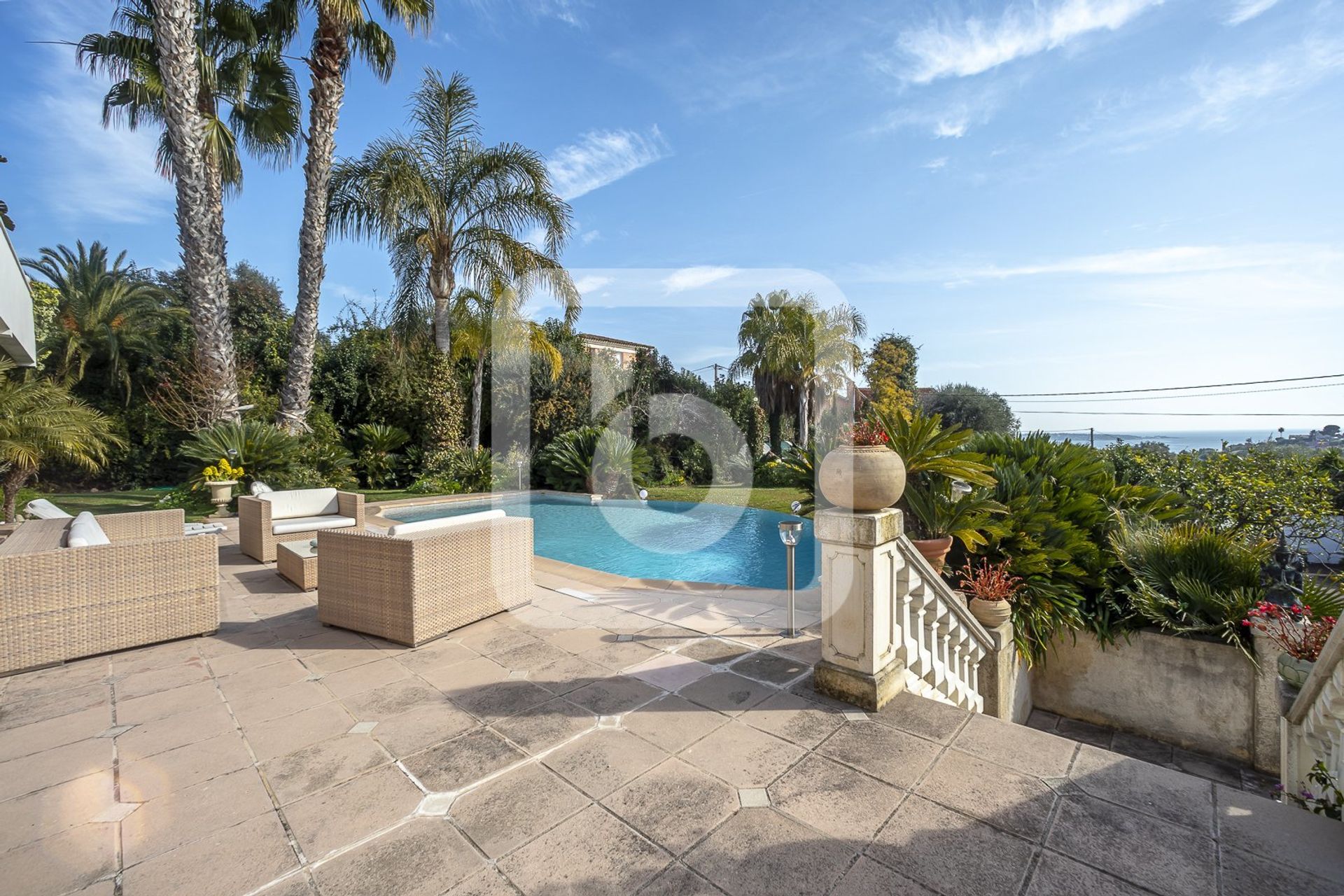 casa en Antibes, Provence-Alpes-Côte d'Azur 10129590