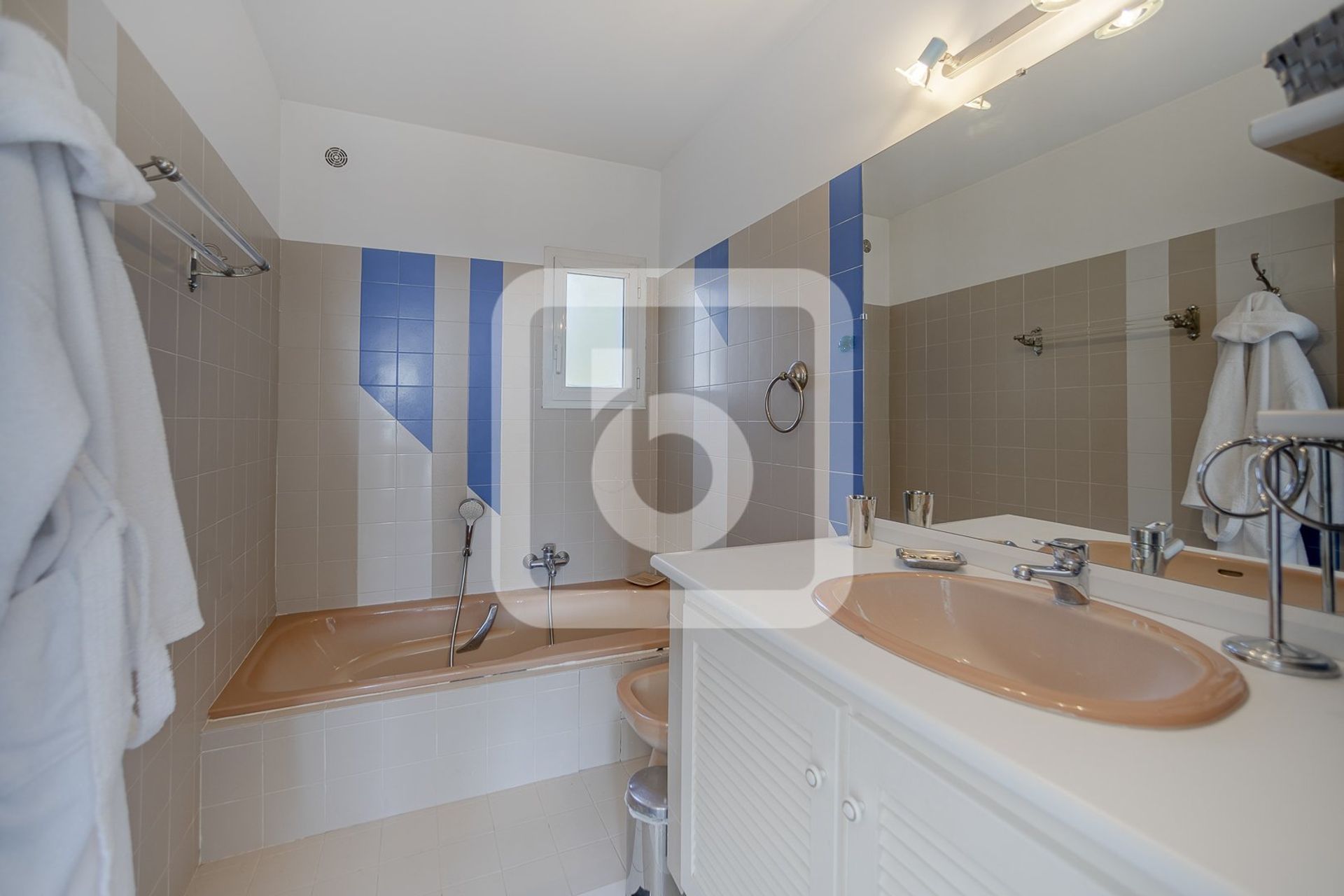 בַּיִת ב Antibes, Provence-Alpes-Côte d'Azur 10129590