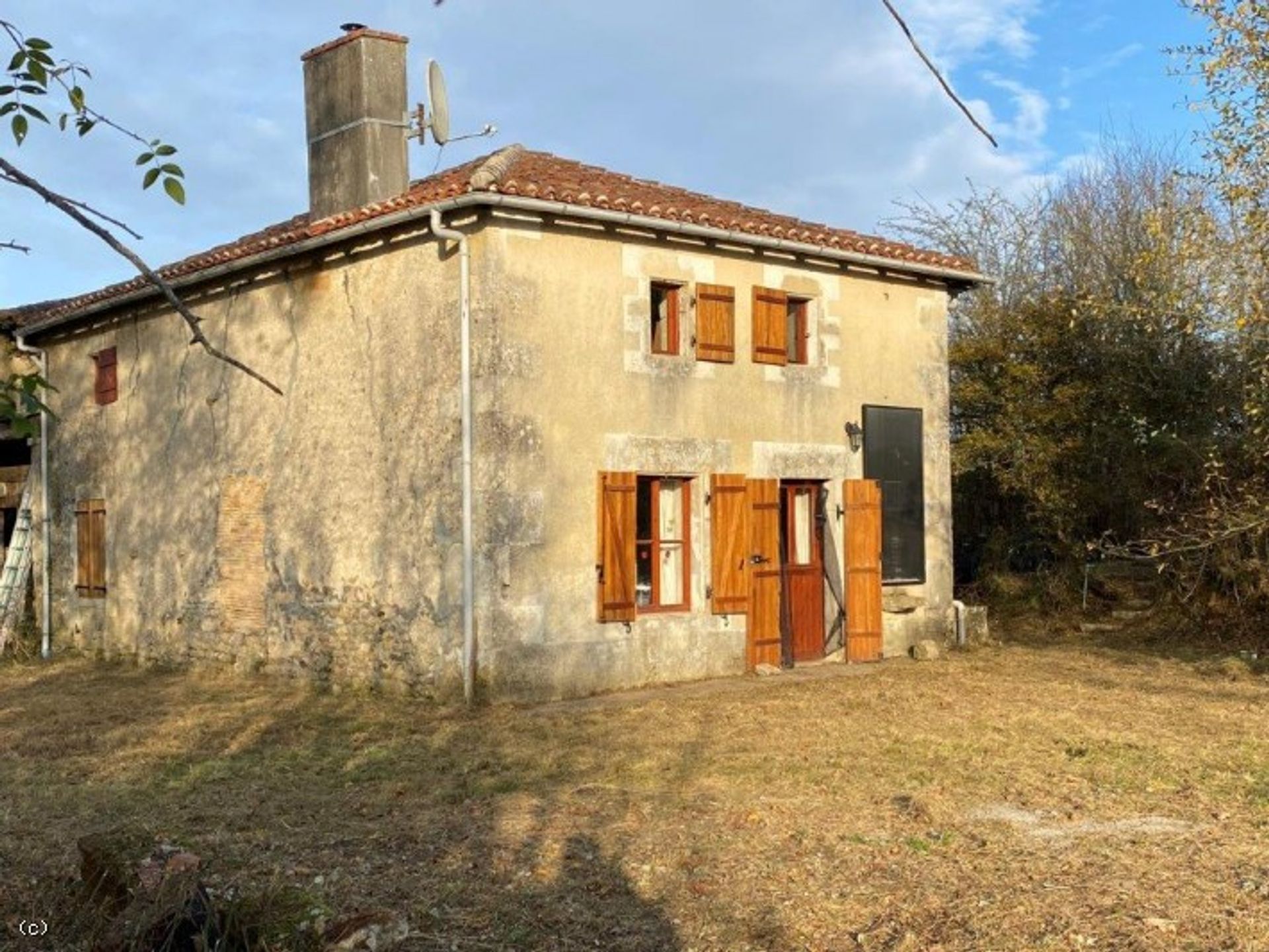 Huis in Confolens, Nouvelle-Aquitanië 10129760