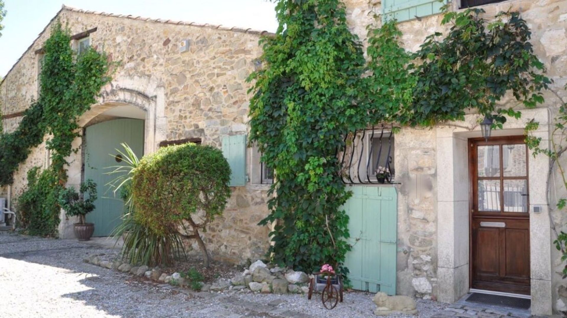 Rumah di Ouveillan, Occitanie 10129873