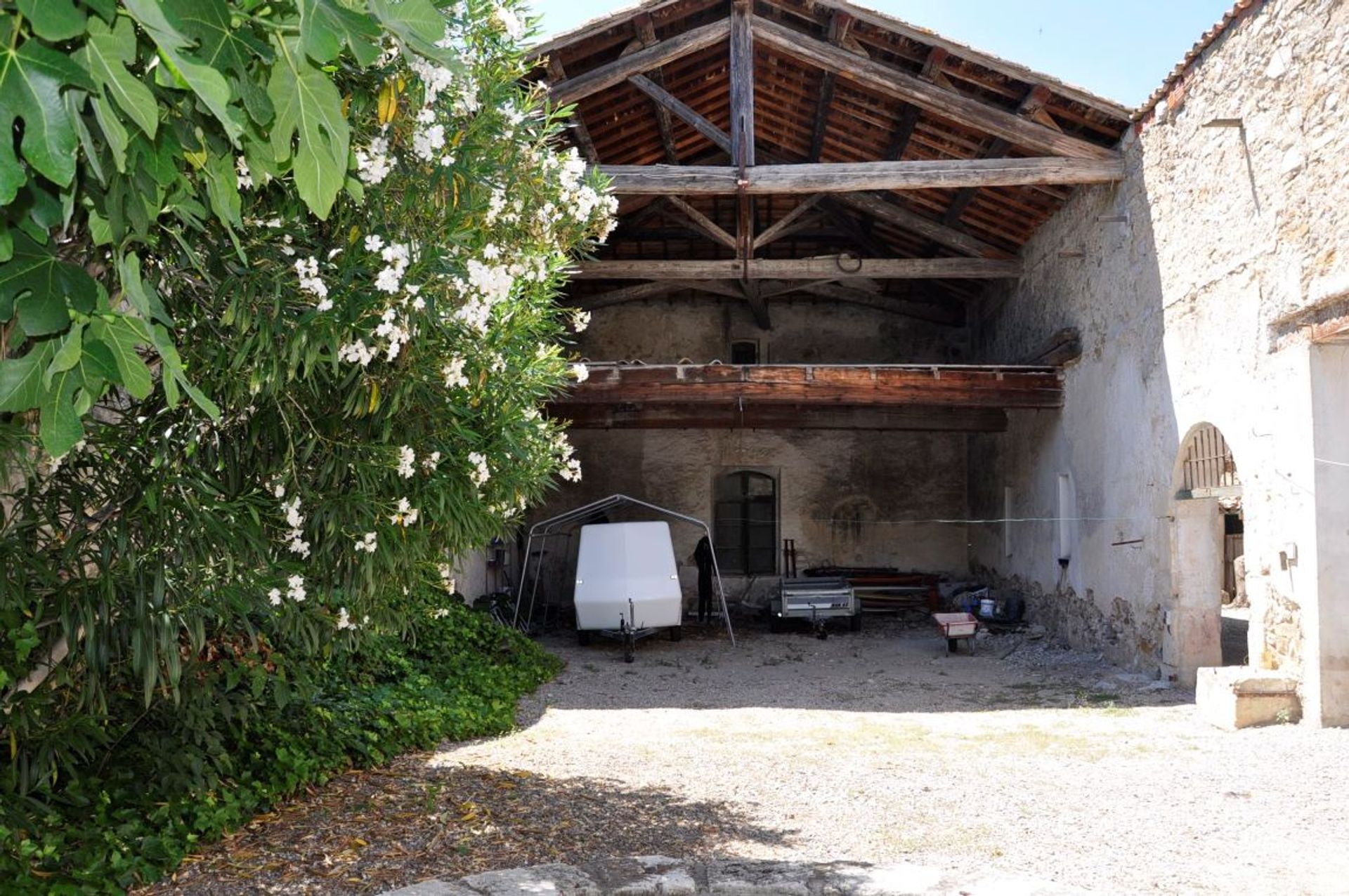 rumah dalam Ouveillan, Occitanie 10129873