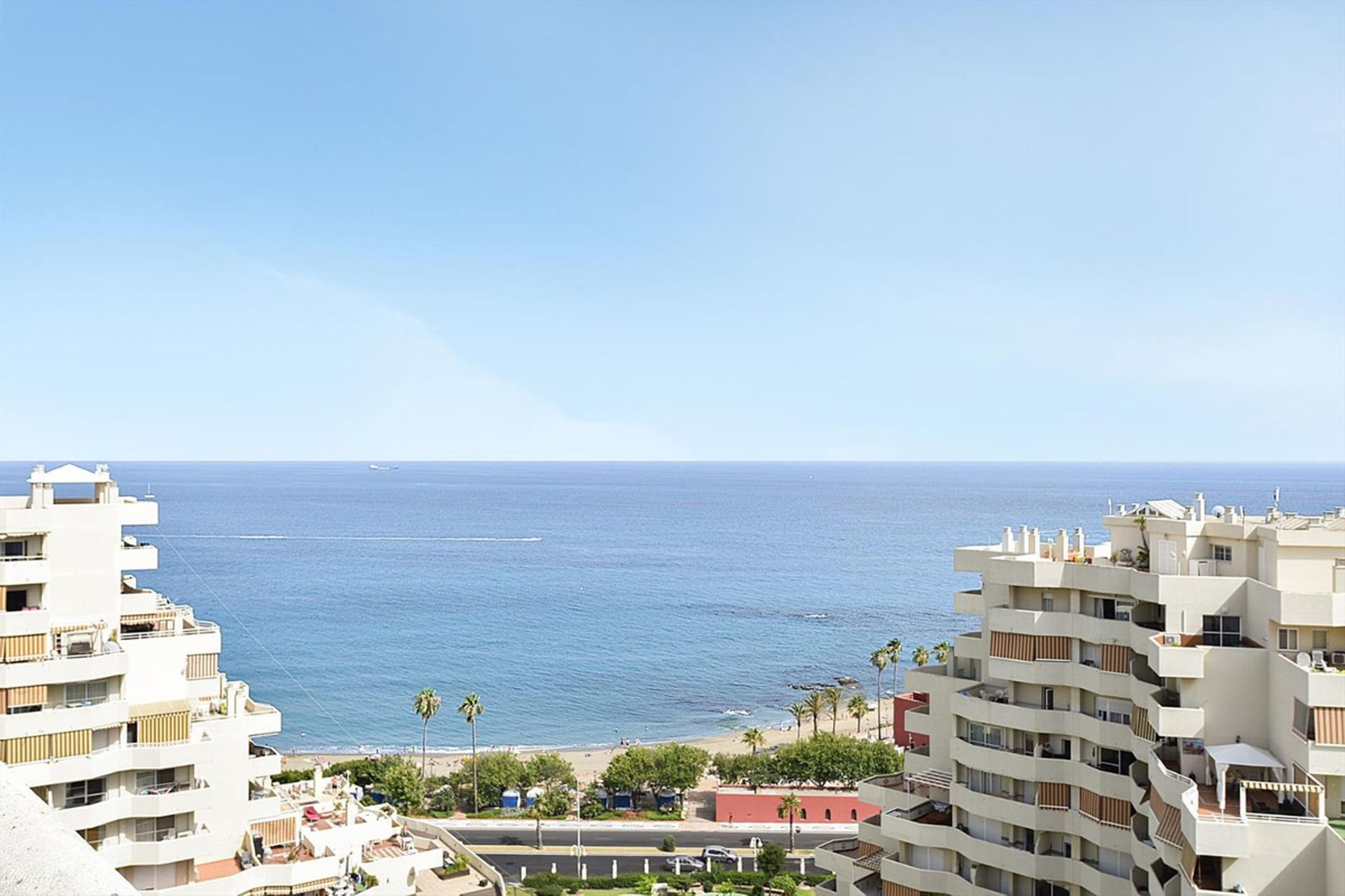 Condominium in Benalmádena, Andalusia 10130028