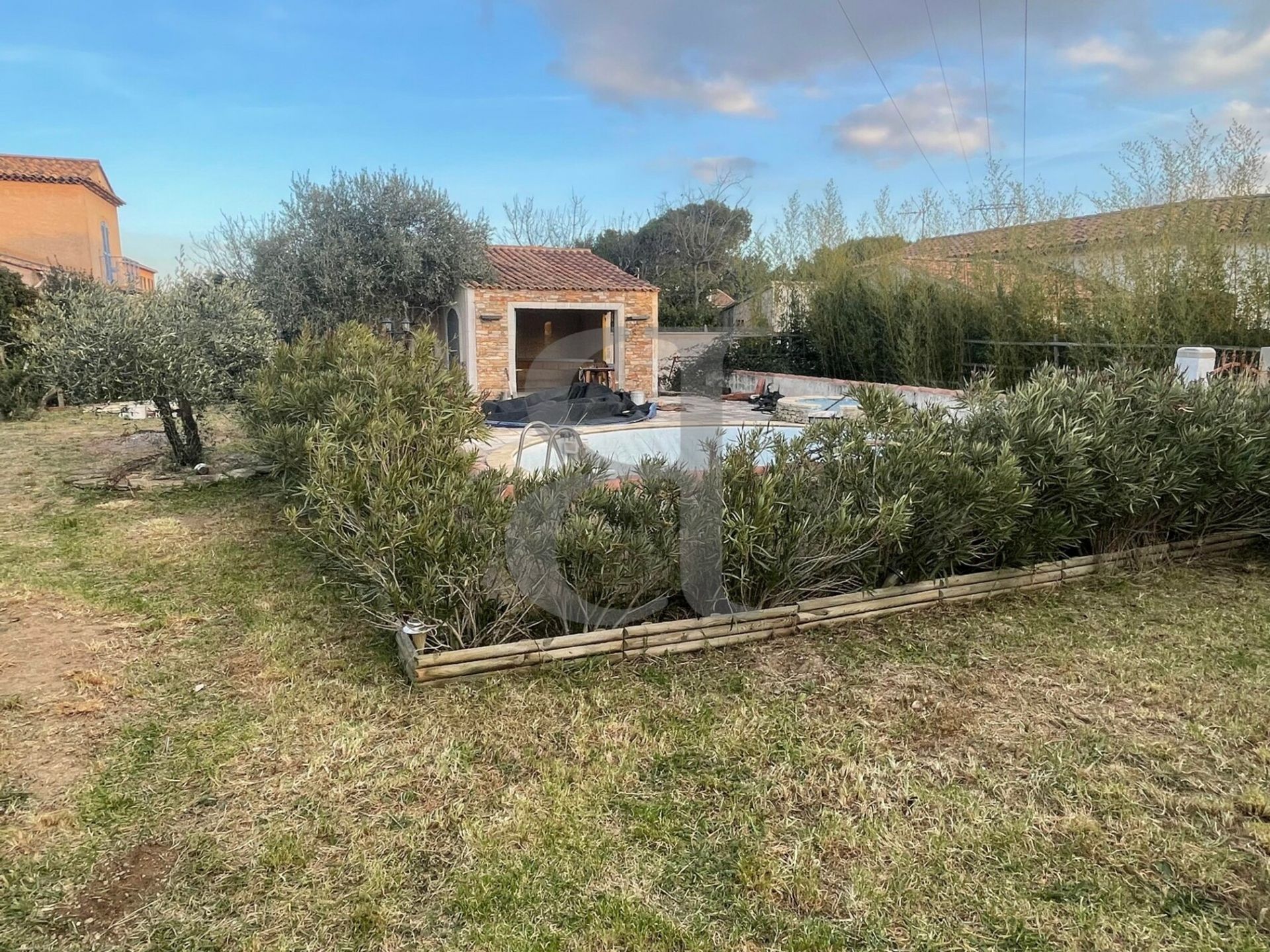 Casa nel Châteauneuf-de-Gadagne, Provence-Alpes-Côte d'Azur 10130882