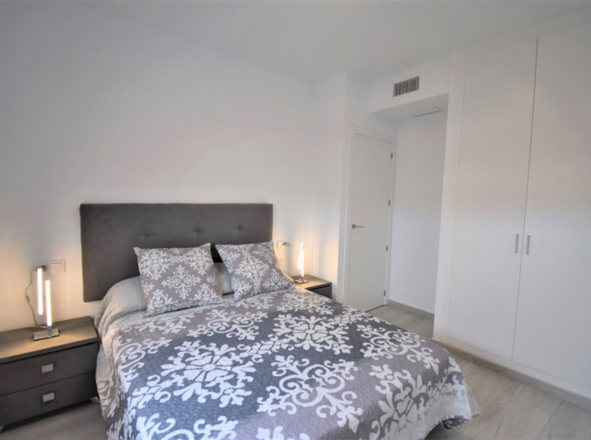 Condominio en Villamartin, Valencian Community 10131015