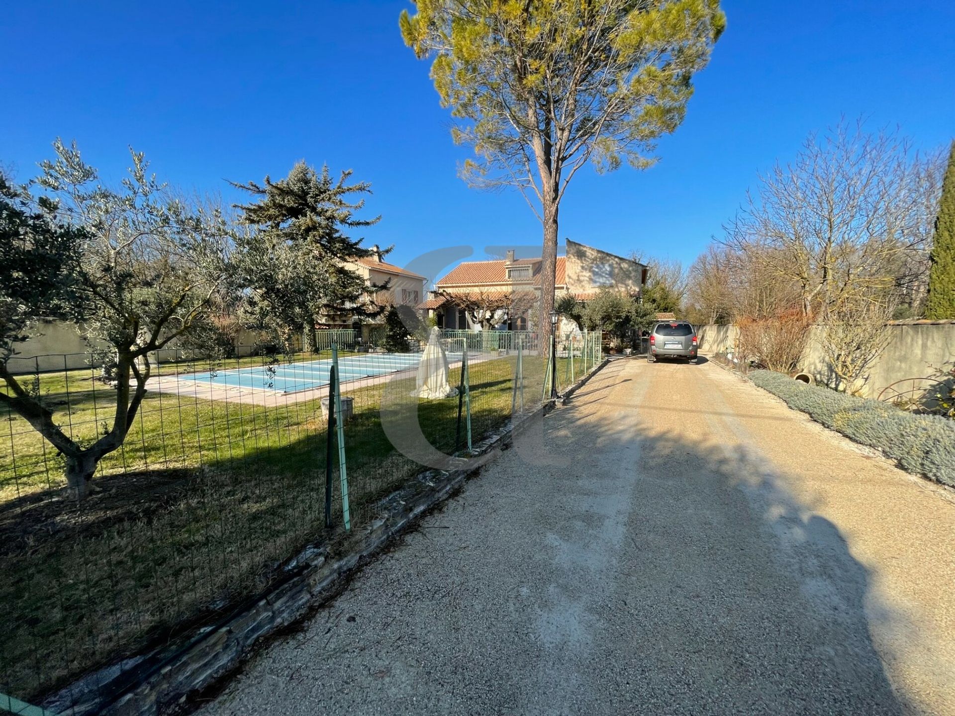 casa en L'Isle-sur-la-Sorgue, Provence-Alpes-Côte d'Azur 10131202