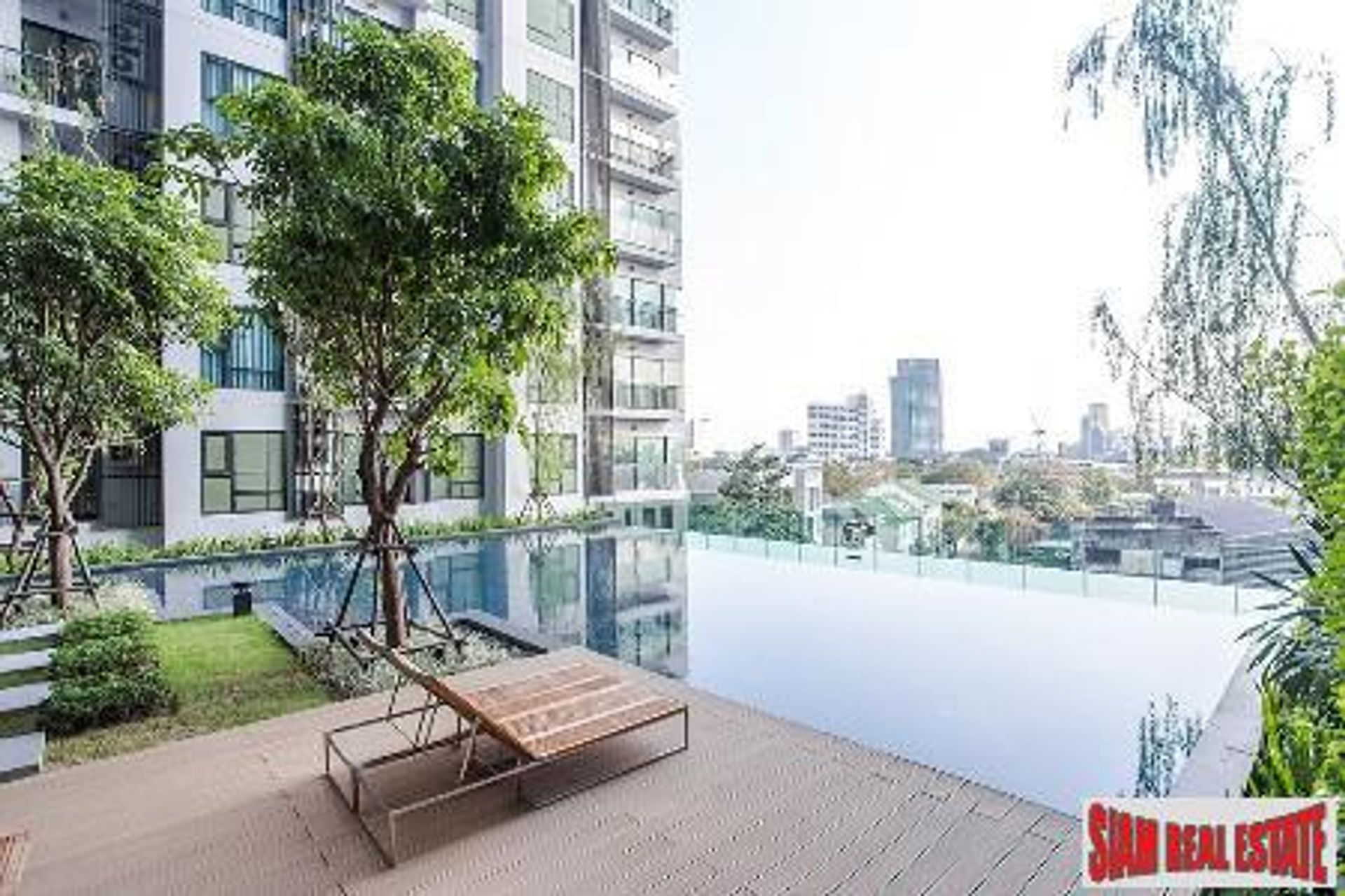 Condominium in Watthana, Krung Thep Maha Nakhon 10131219