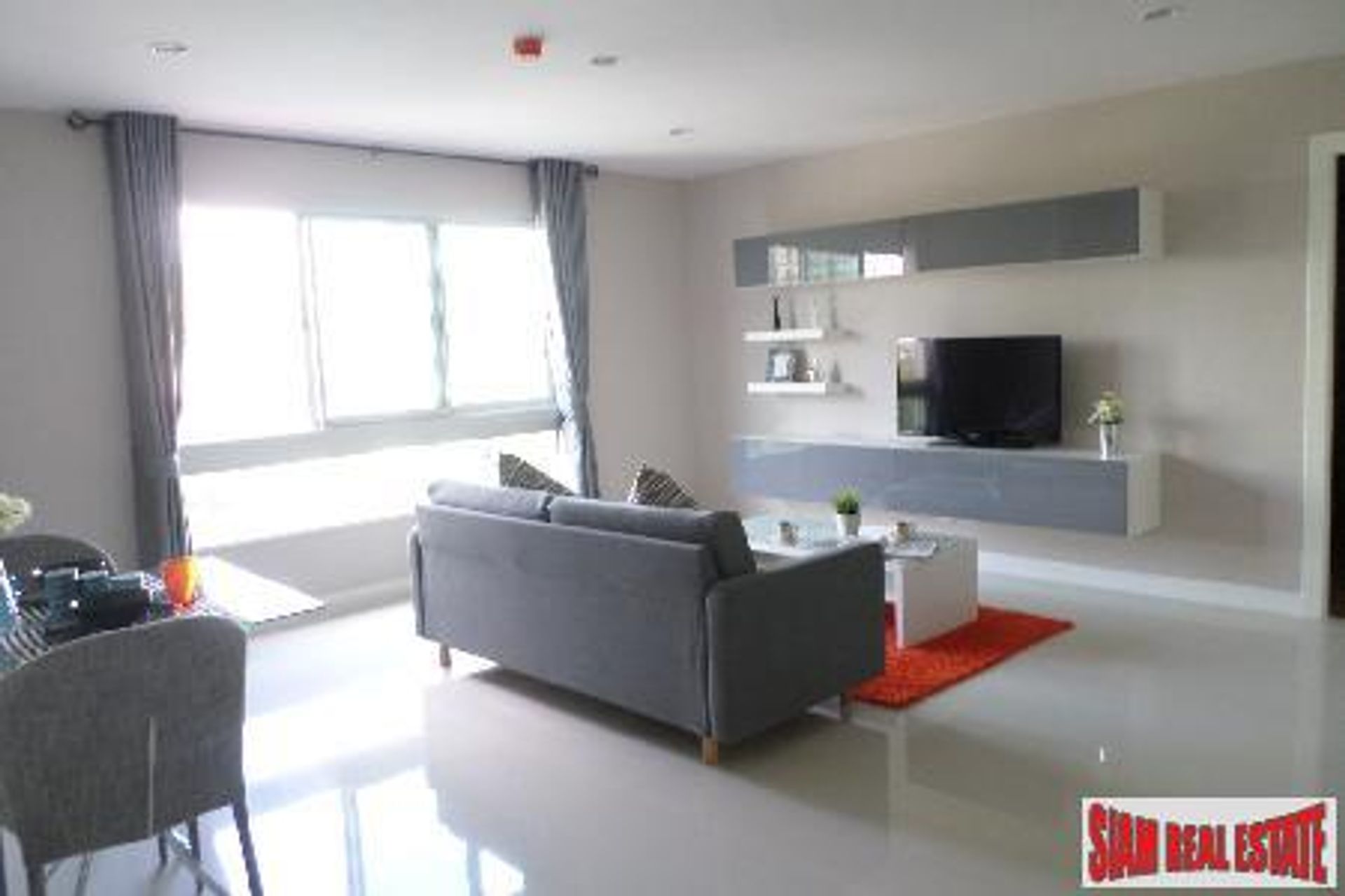 Condominium in Ban Khlong Samrong, Samut Prakan 10131268