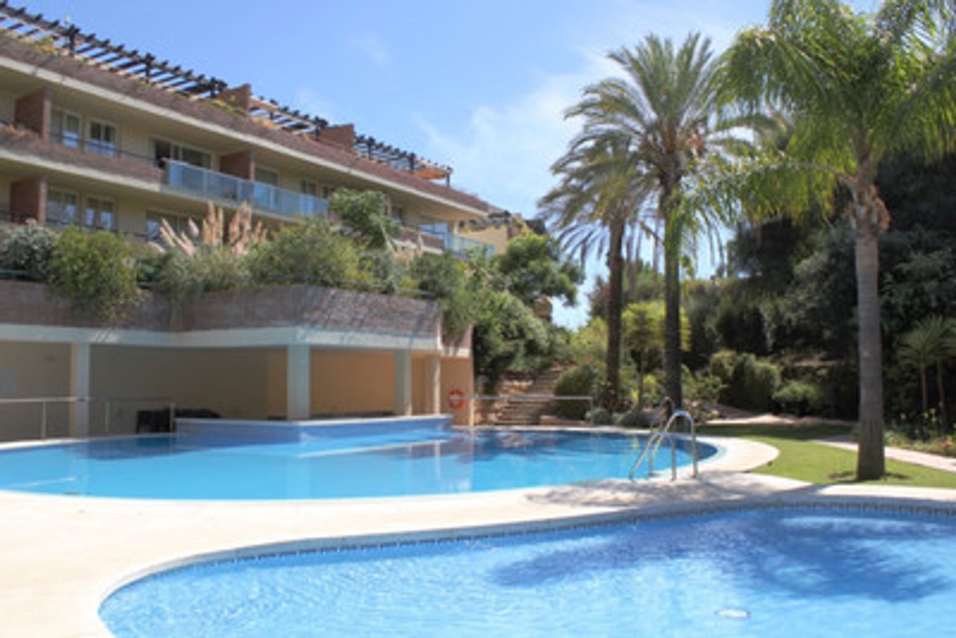 Condominium in Urbanización Riviera Sol, Andalucía 10131588