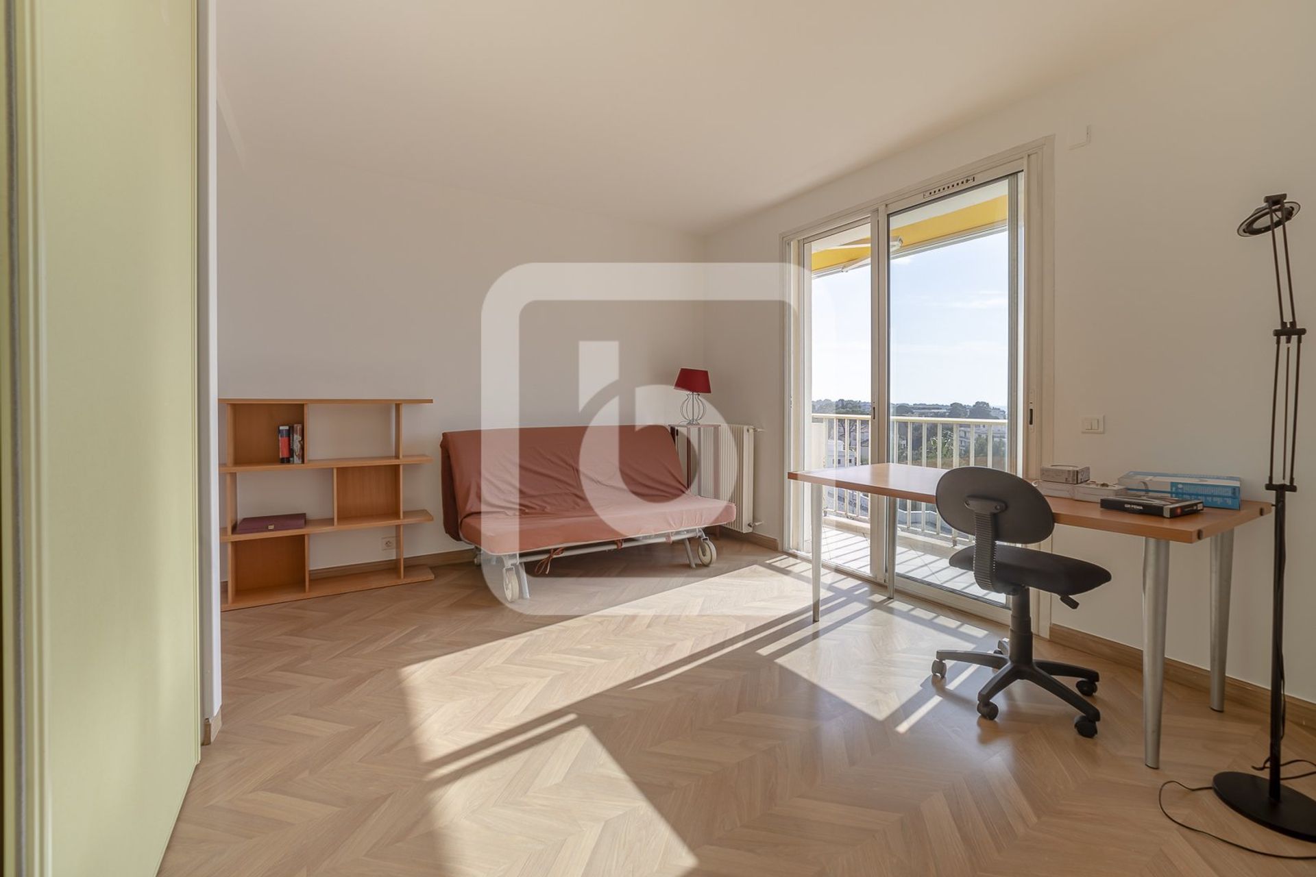 Condominium in Juan-les-Pins, Provence-Alpes-Côte d'Azur 10131954