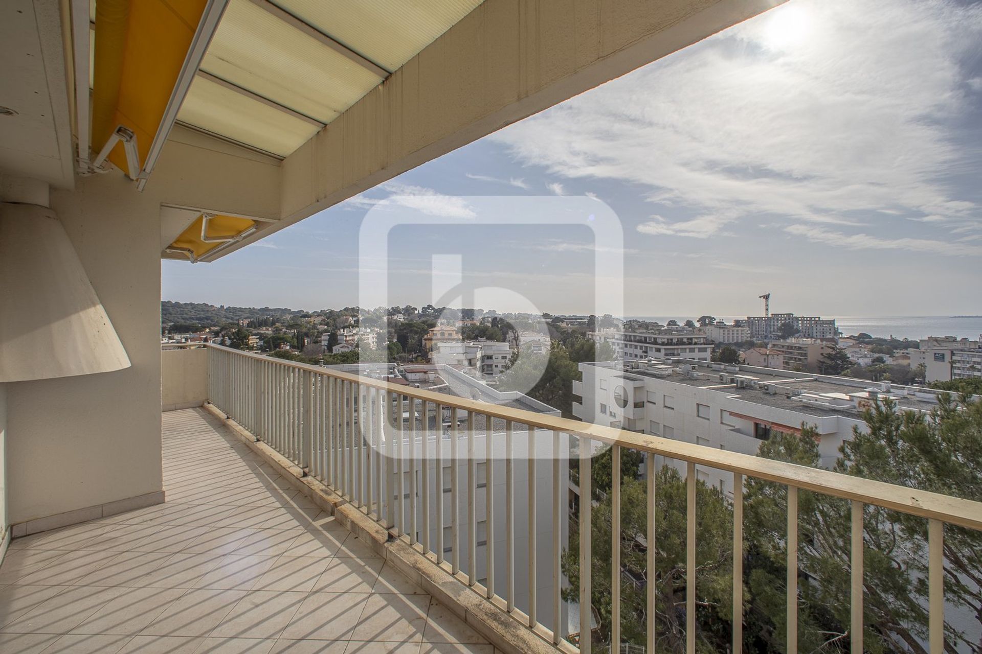 Condominium dans Antibes, Provence-Alpes-Côte d'Azur 10131954